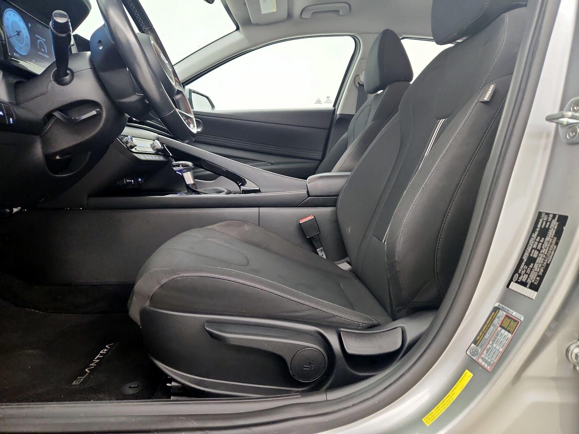 Thumbnail: 2022 Hyundai Elantra - 11