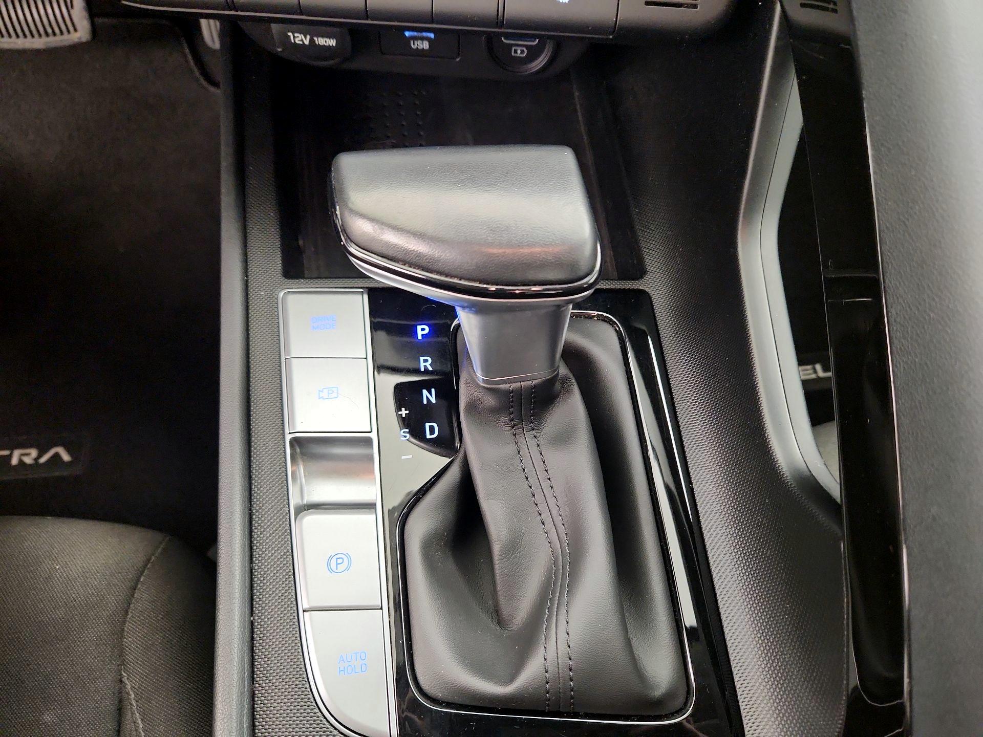 Thumbnail: 2022 Hyundai Elantra - 17