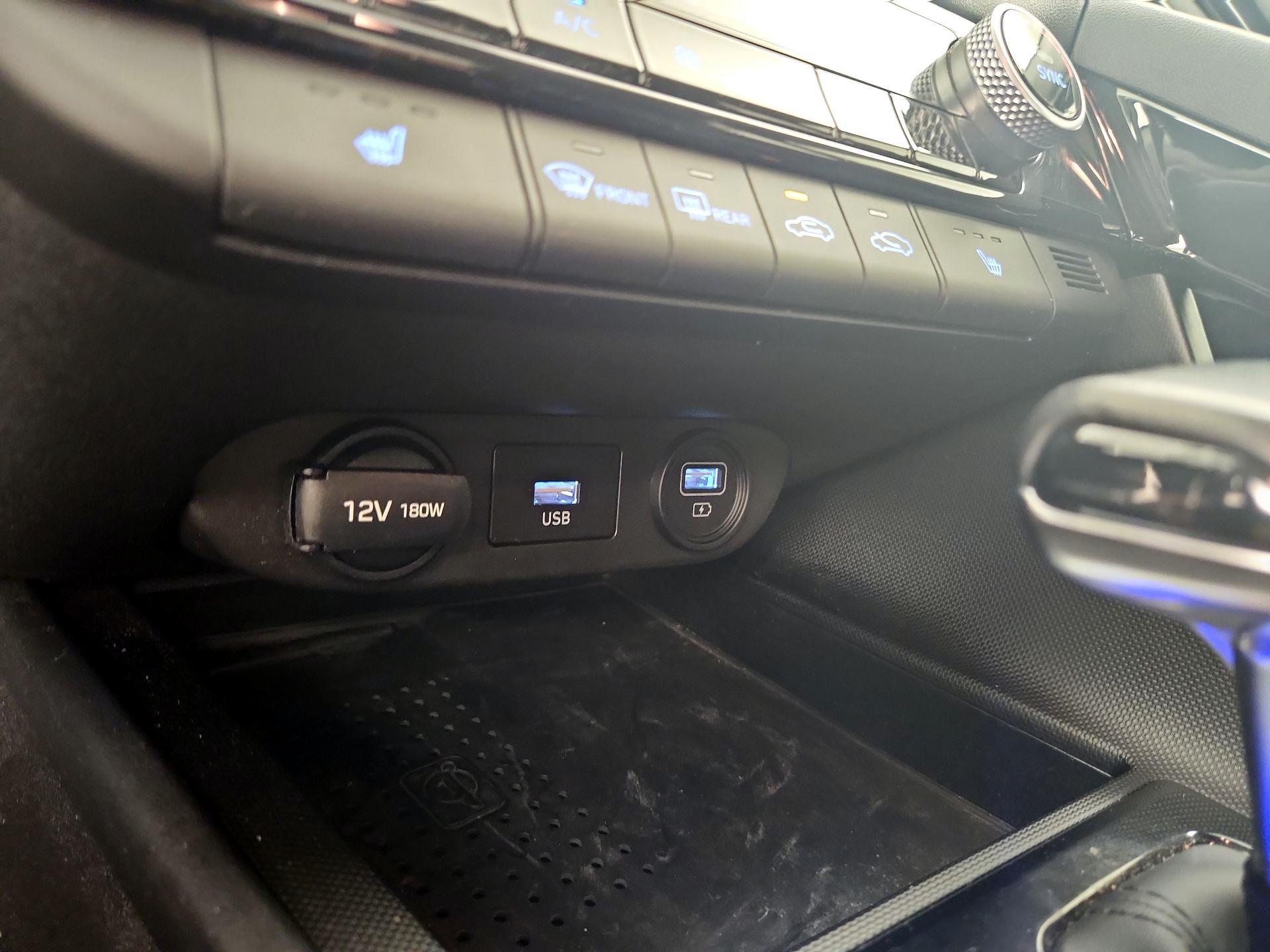 Thumbnail: 2022 Hyundai Elantra - 18