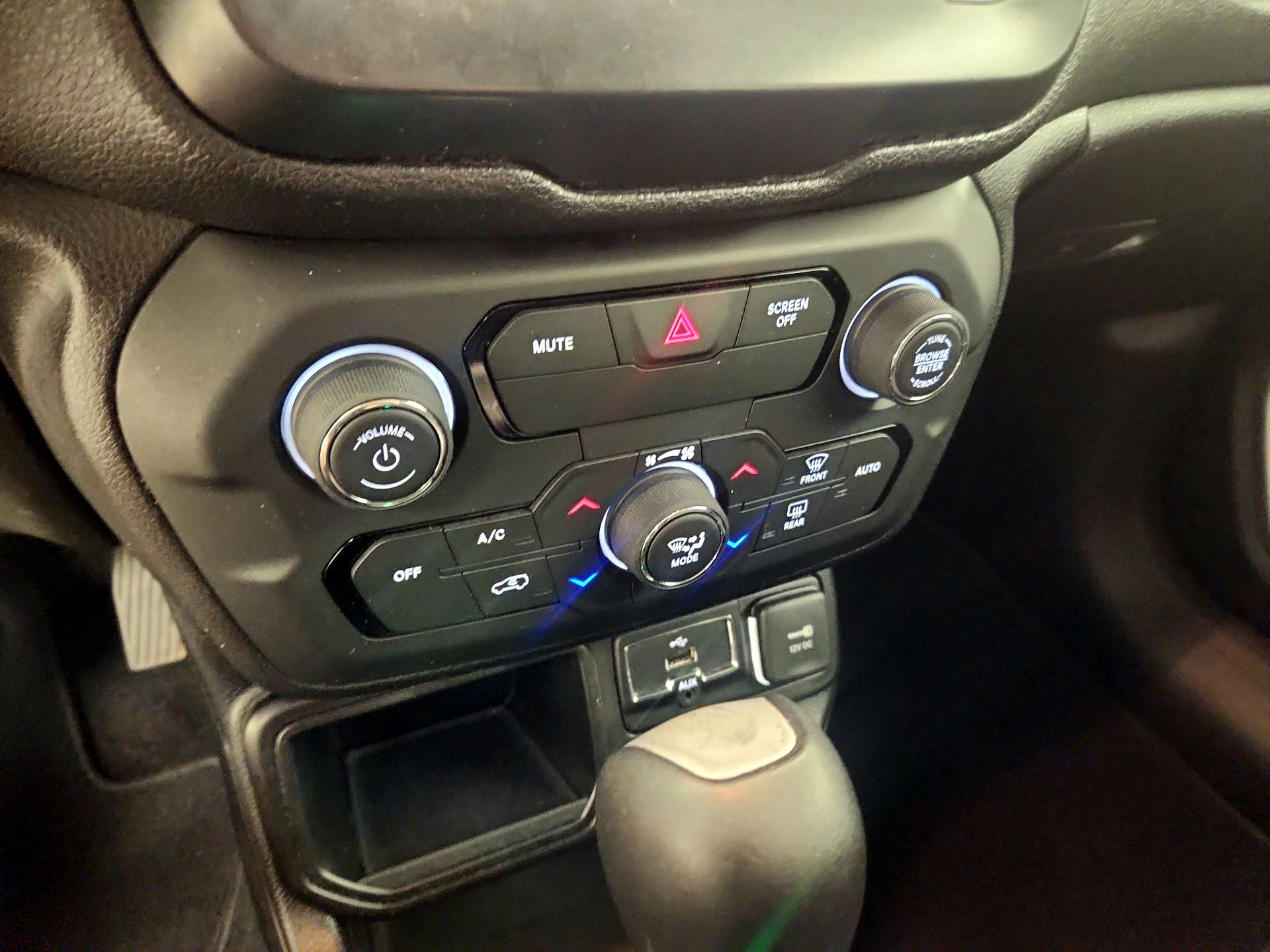 Thumbnail: 2018 Jeep Renegade - 14