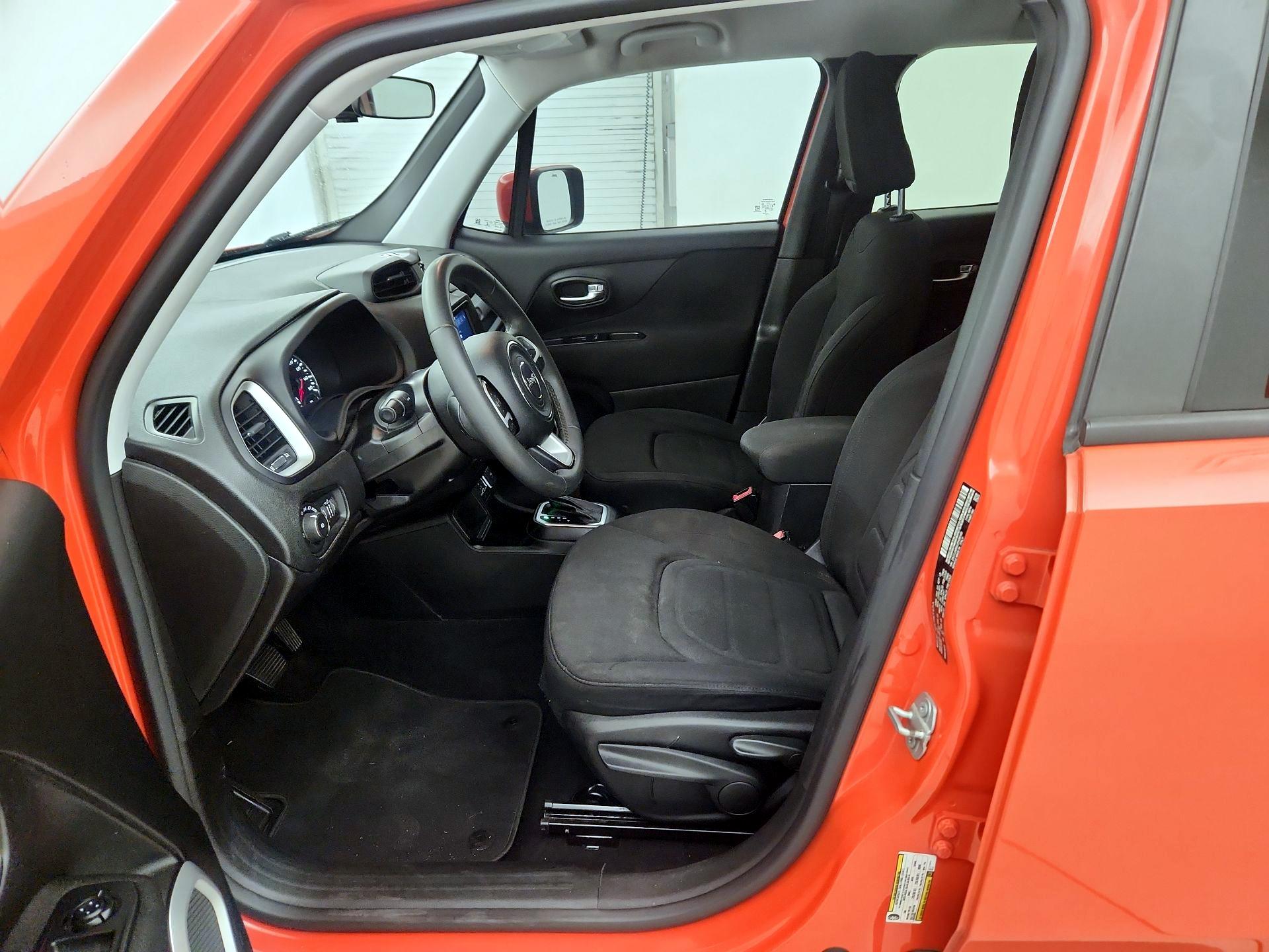 Thumbnail: 2018 Jeep Renegade - 16