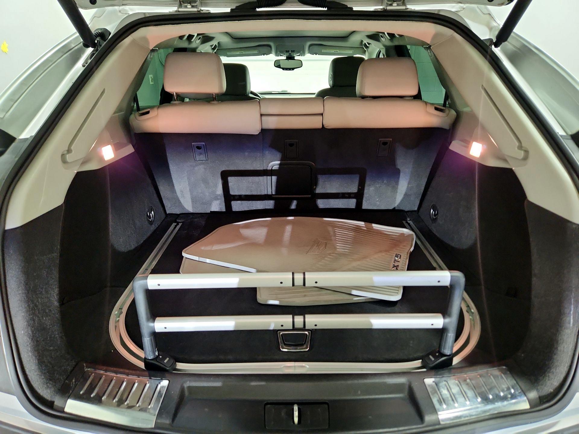 Thumbnail: 2016 Cadillac SRX - 18