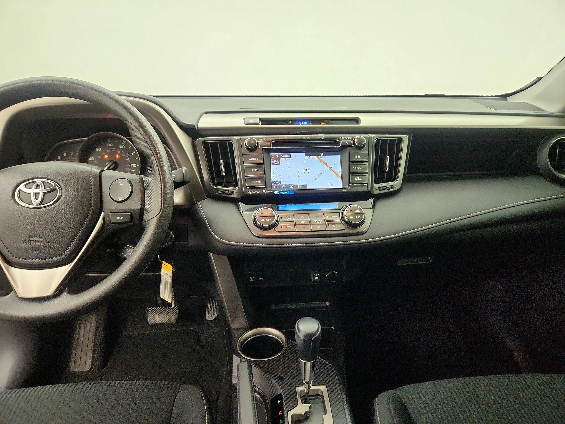 Thumbnail: 2015 Toyota RAV4 - 9