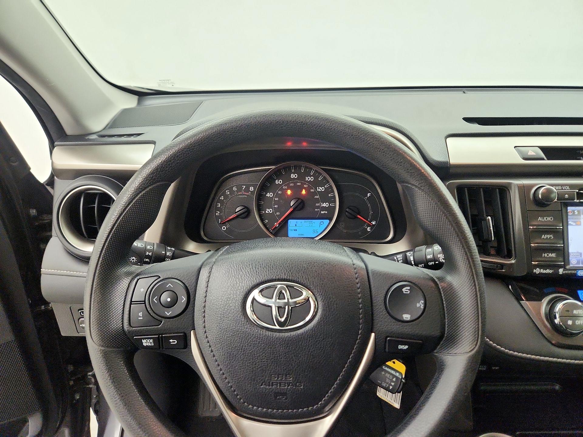 Thumbnail: 2015 Toyota RAV4 - 10