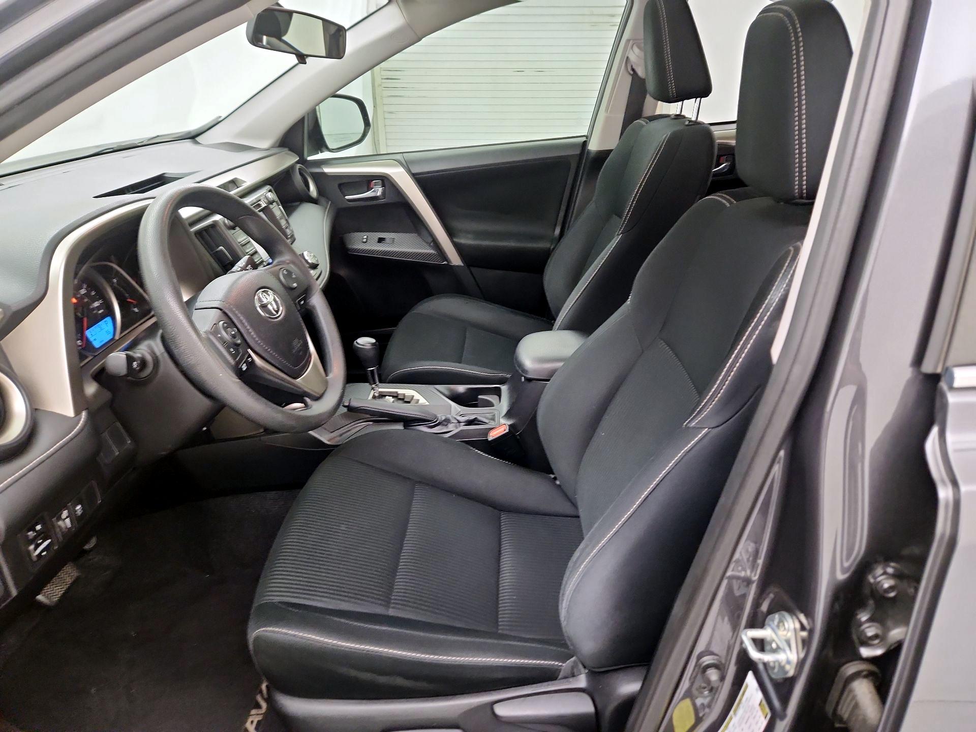Thumbnail: 2015 Toyota RAV4 - 11