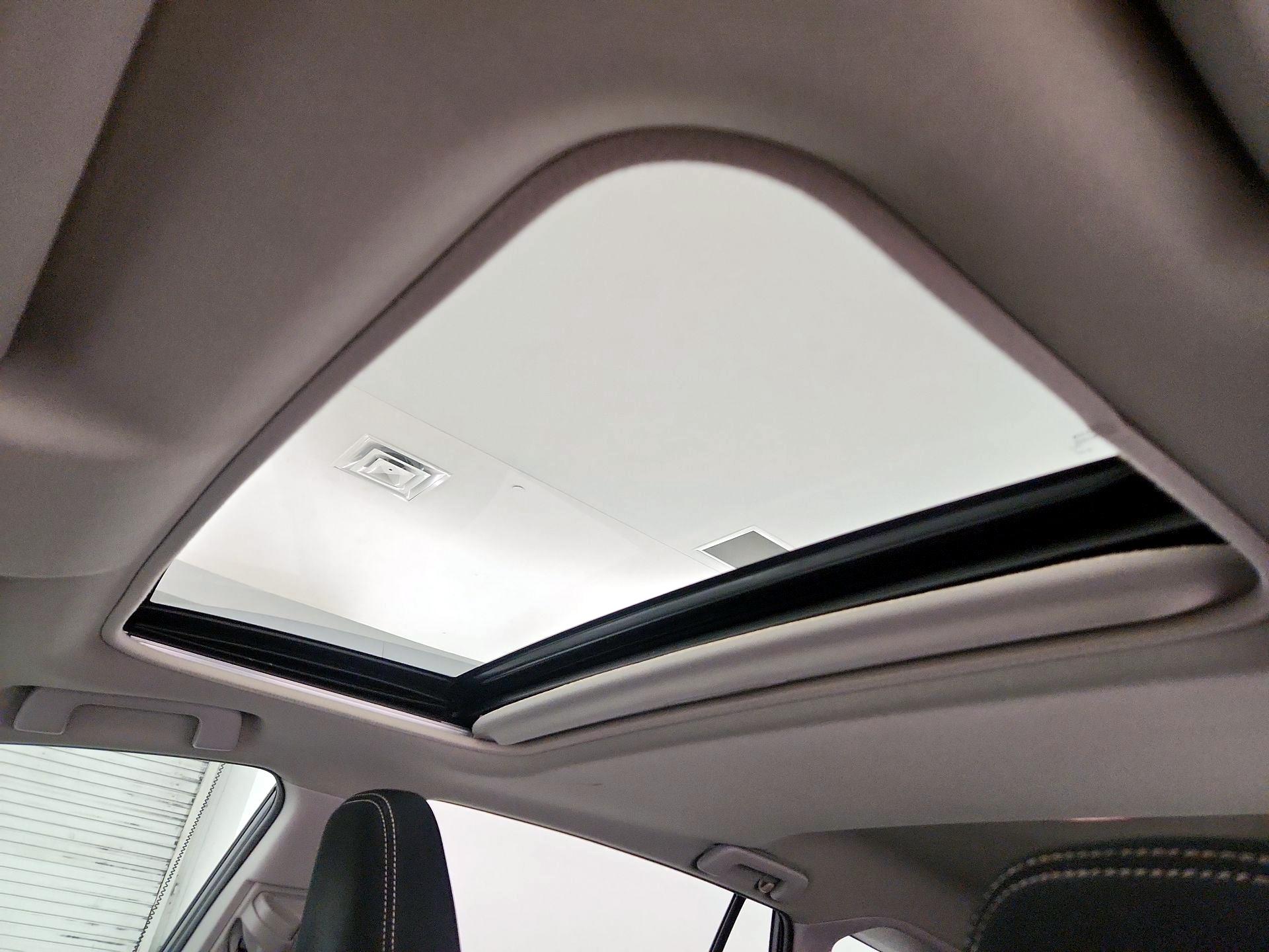 Thumbnail: 2015 Toyota RAV4 - 20