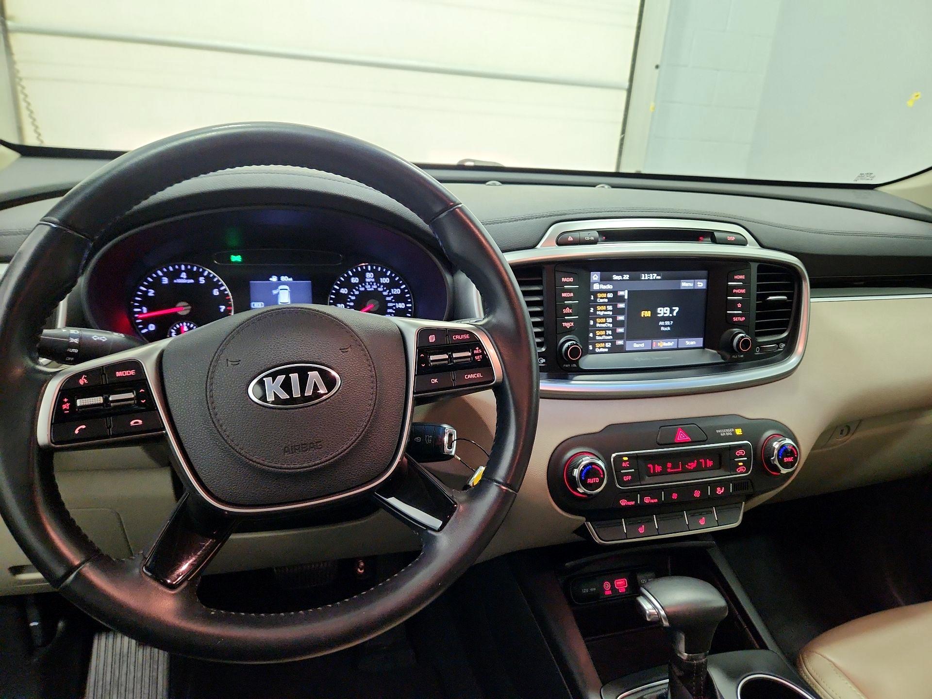 Thumbnail: 2019 Kia Sorento - 9