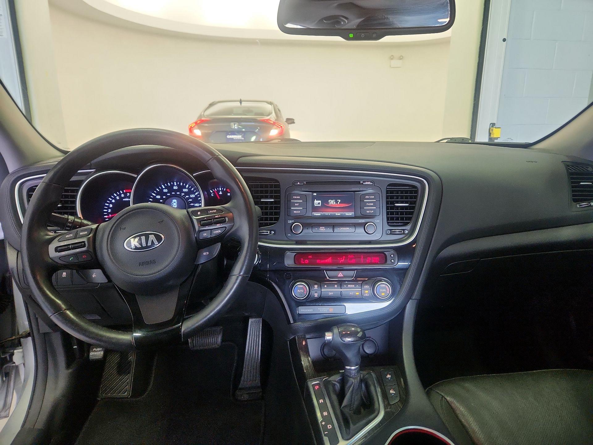 Thumbnail: 2015 Kia Optima - 9