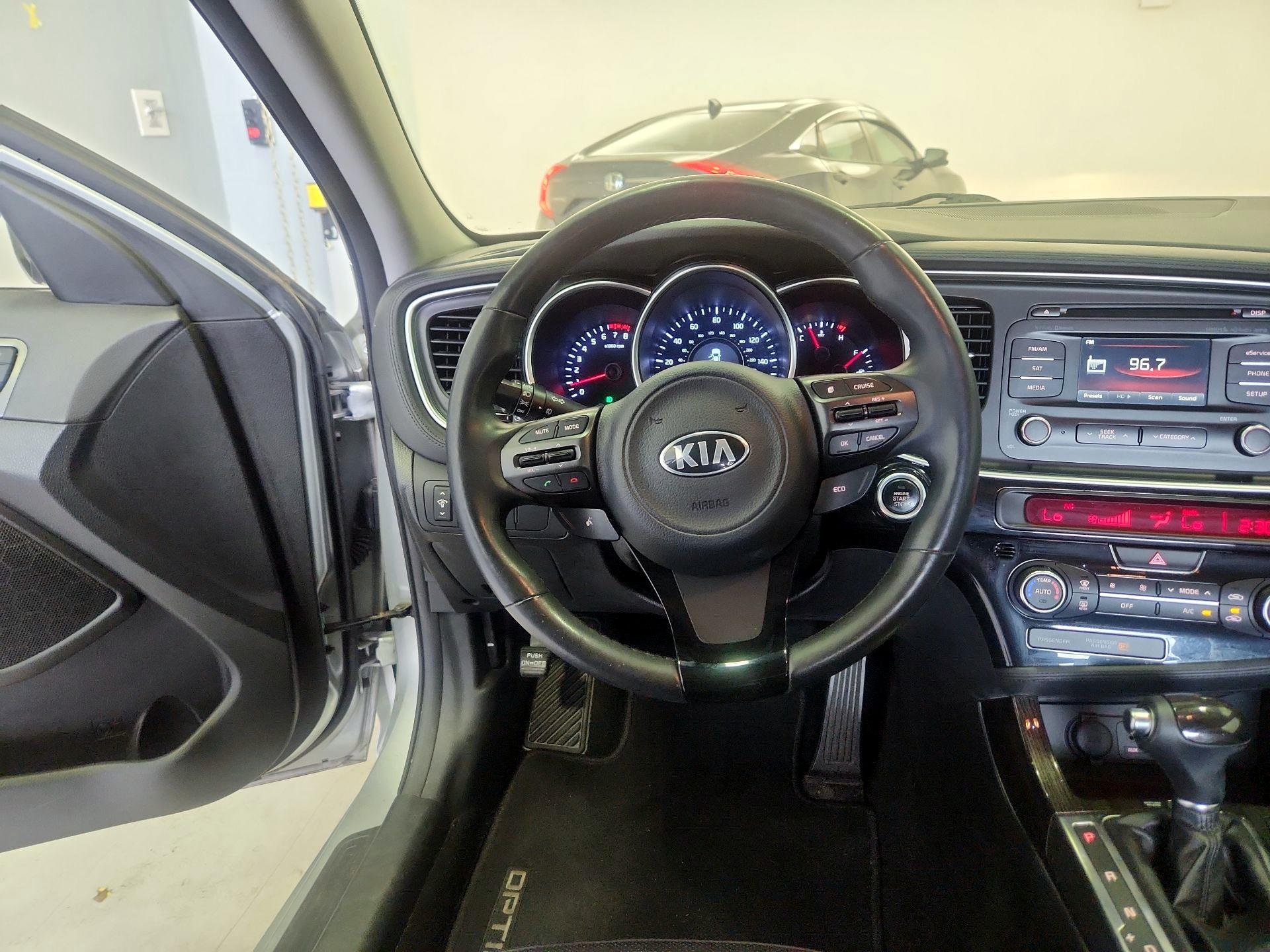 Thumbnail: 2015 Kia Optima - 10
