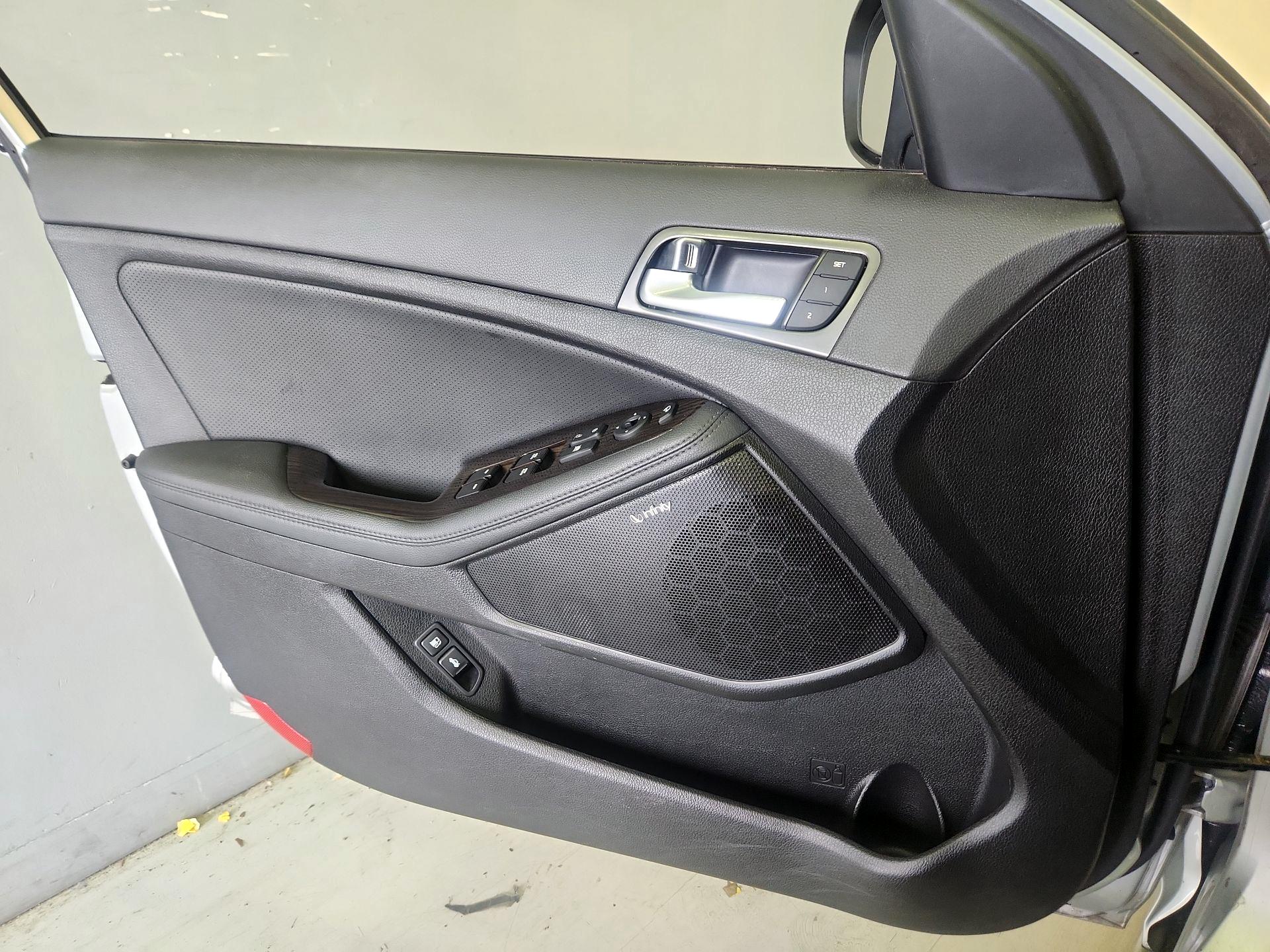 Thumbnail: 2015 Kia Optima - 12