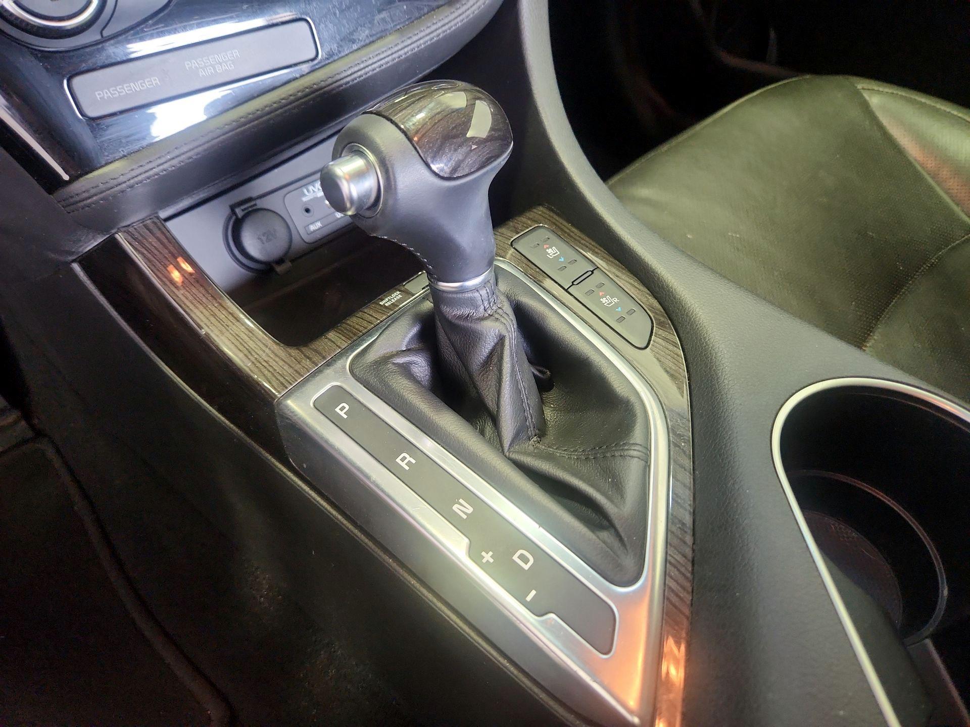 Thumbnail: 2015 Kia Optima - 16