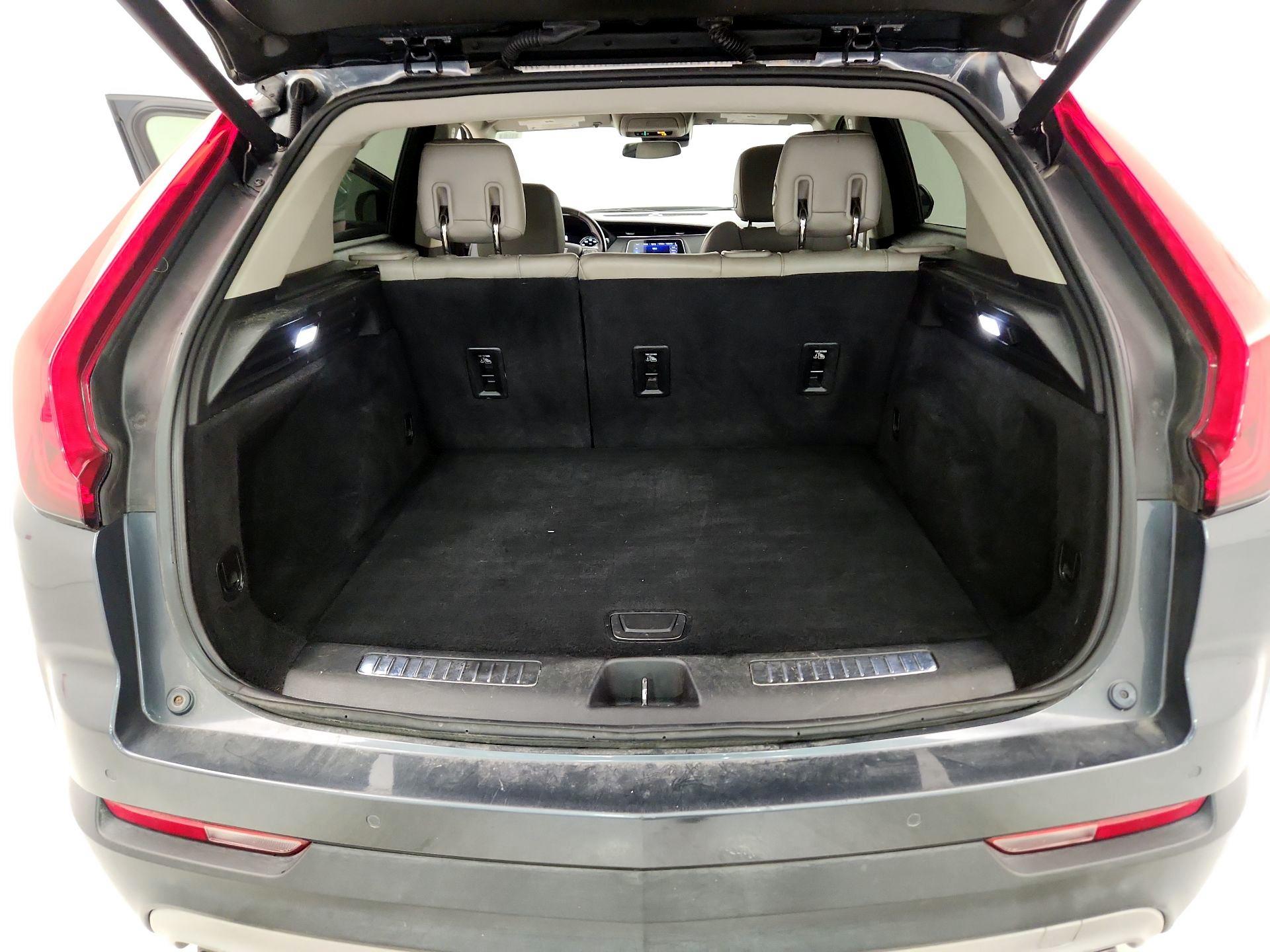 Thumbnail: 2020 Cadillac XT4 - 17
