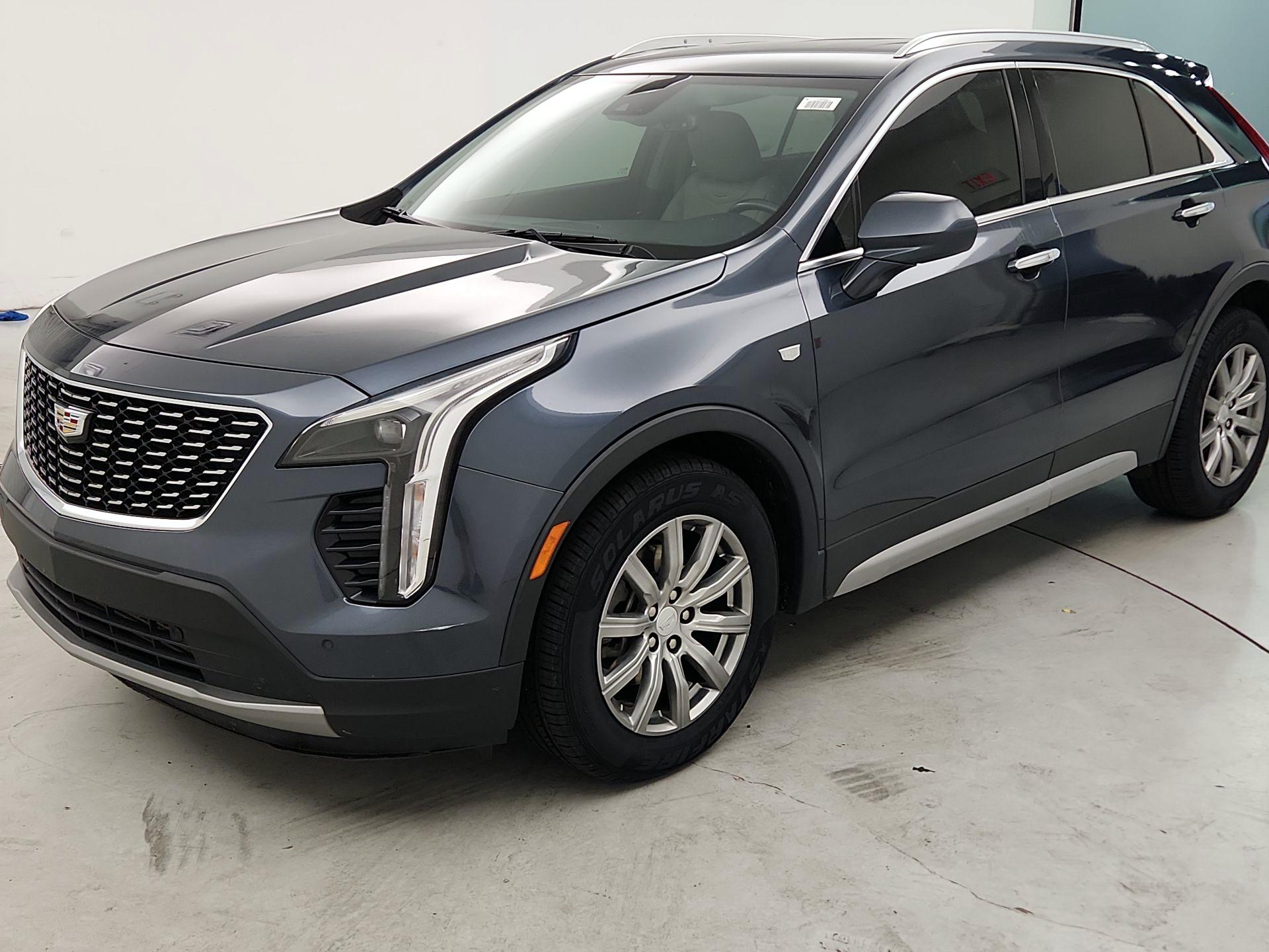 Thumbnail: 2020 Cadillac XT4 - 3