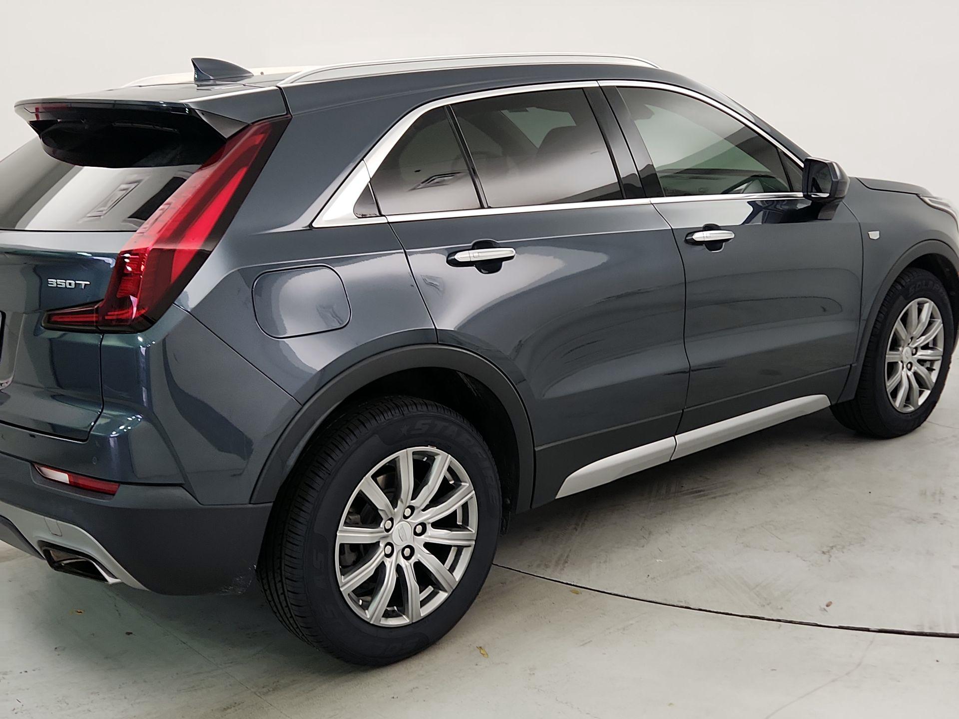 Thumbnail: 2020 Cadillac XT4 - 5