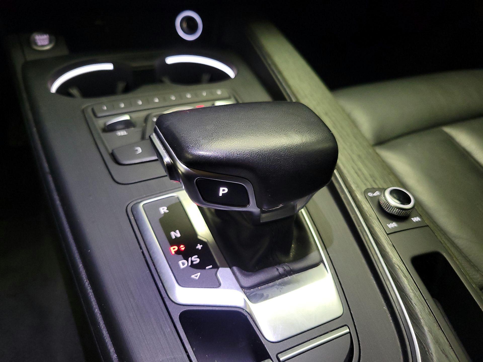 Thumbnail: 2019 Audi A4 - 16