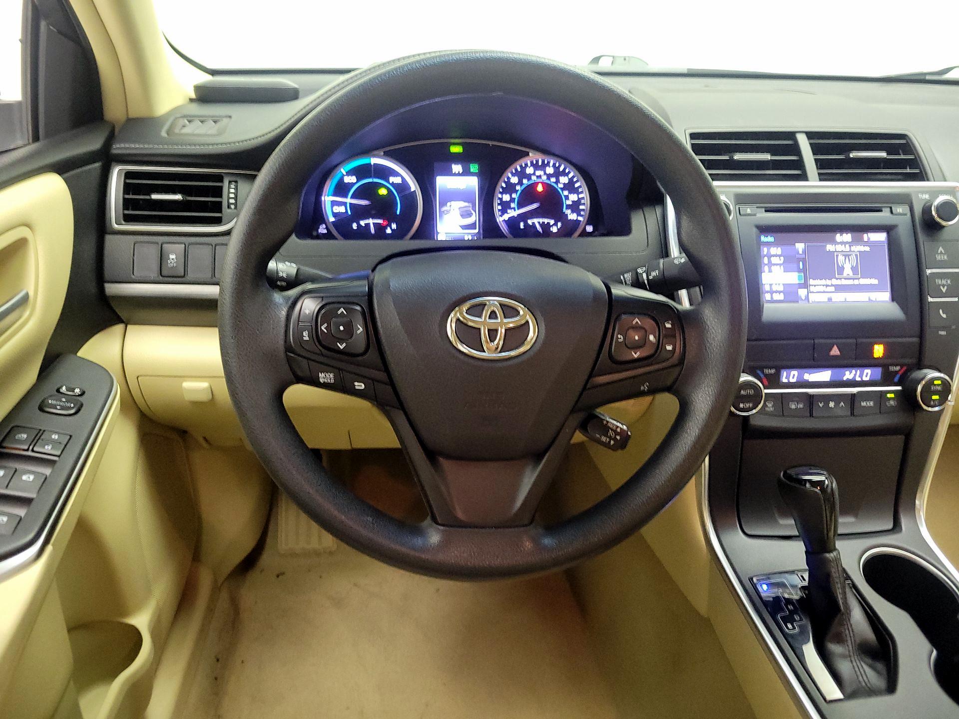 Thumbnail: 2015 Toyota Camry - 10