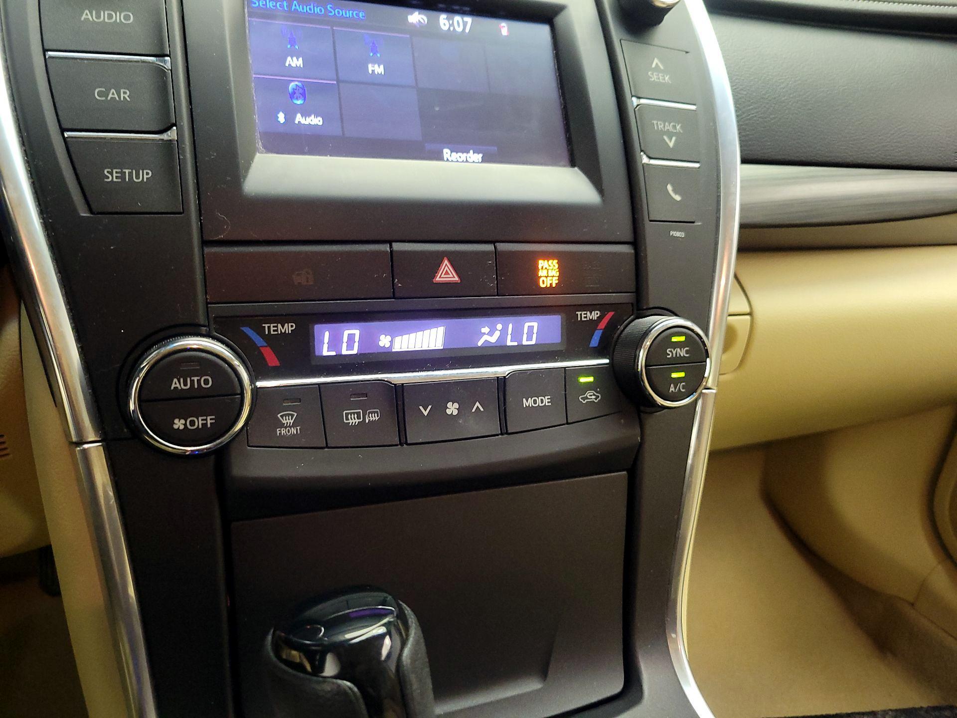 Thumbnail: 2015 Toyota Camry - 15