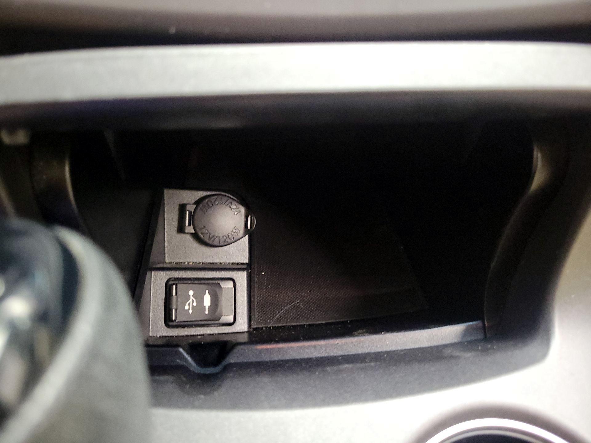 Thumbnail: 2015 Toyota Camry - 17