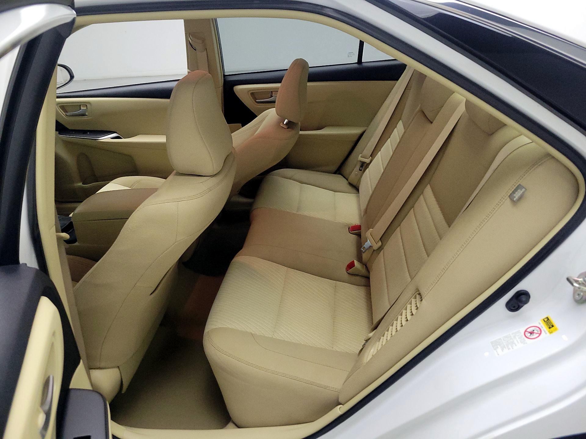 Thumbnail: 2015 Toyota Camry - 18