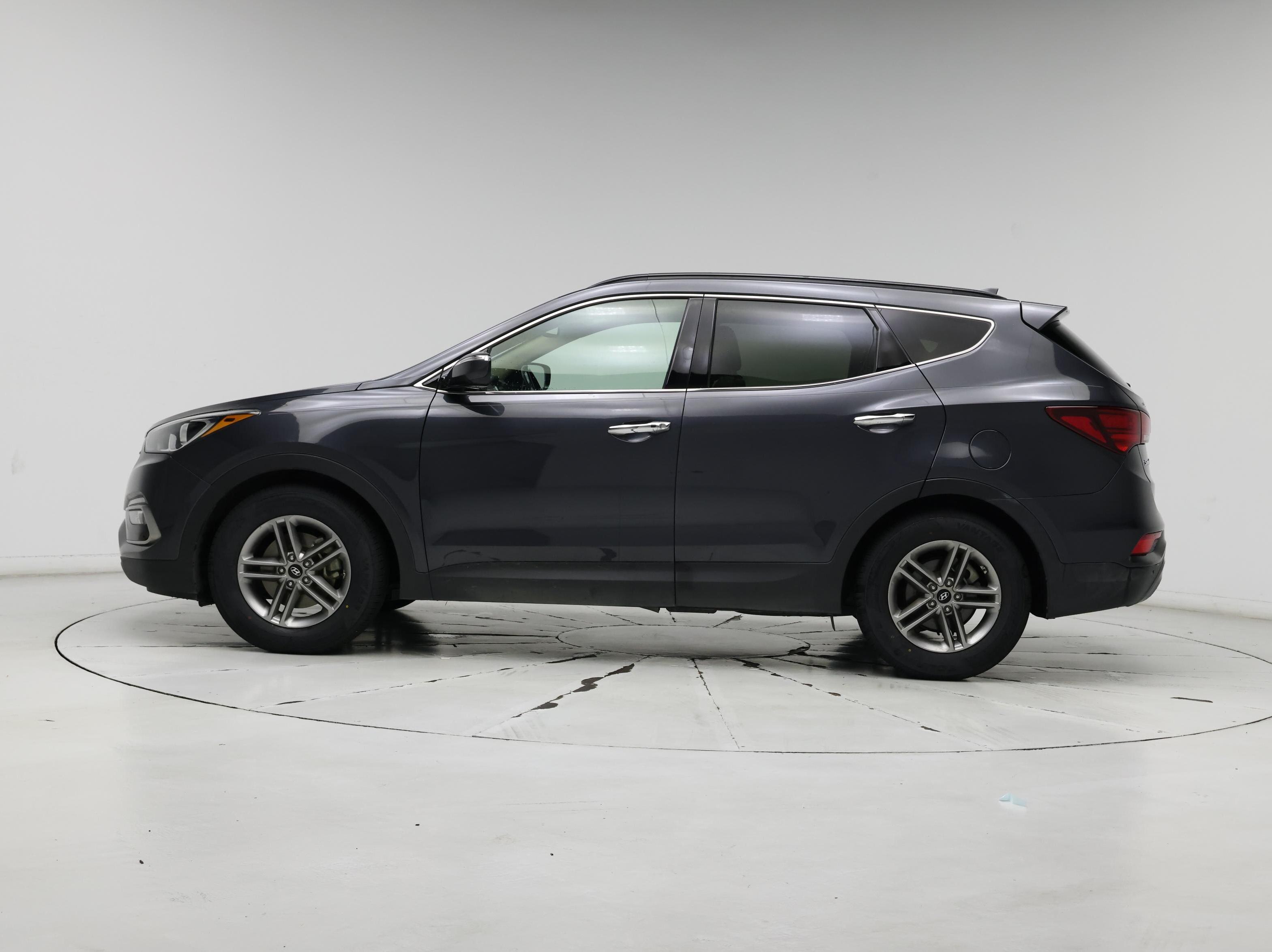 Thumbnail: 2017 Hyundai Santa Fe - 3