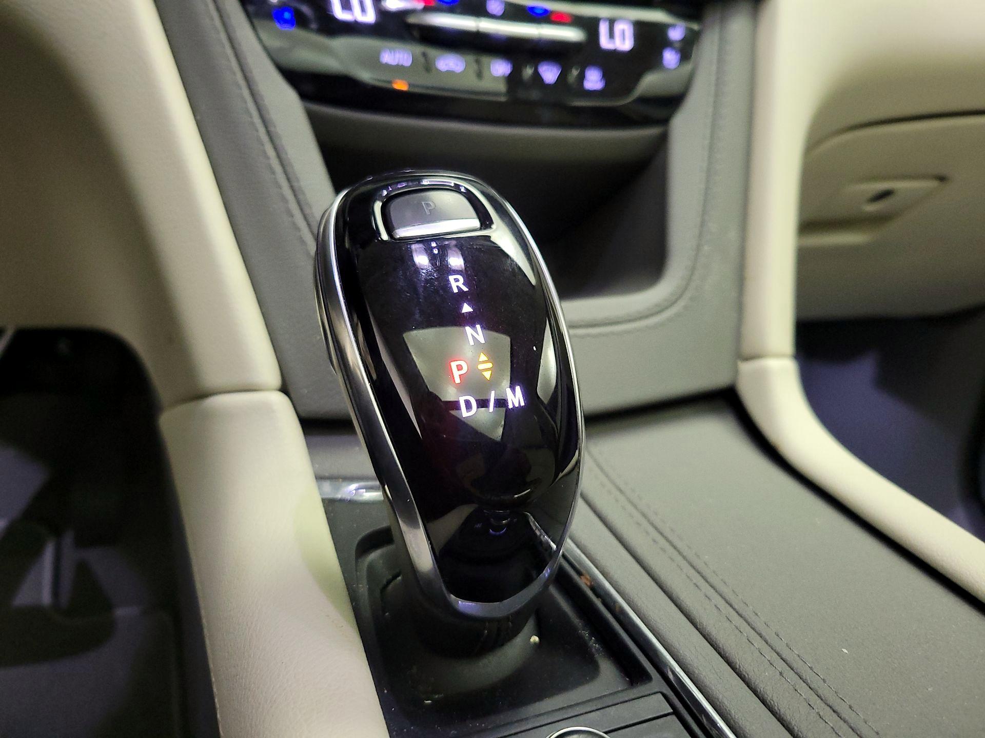 Thumbnail: 2021 Cadillac XT5 - 16