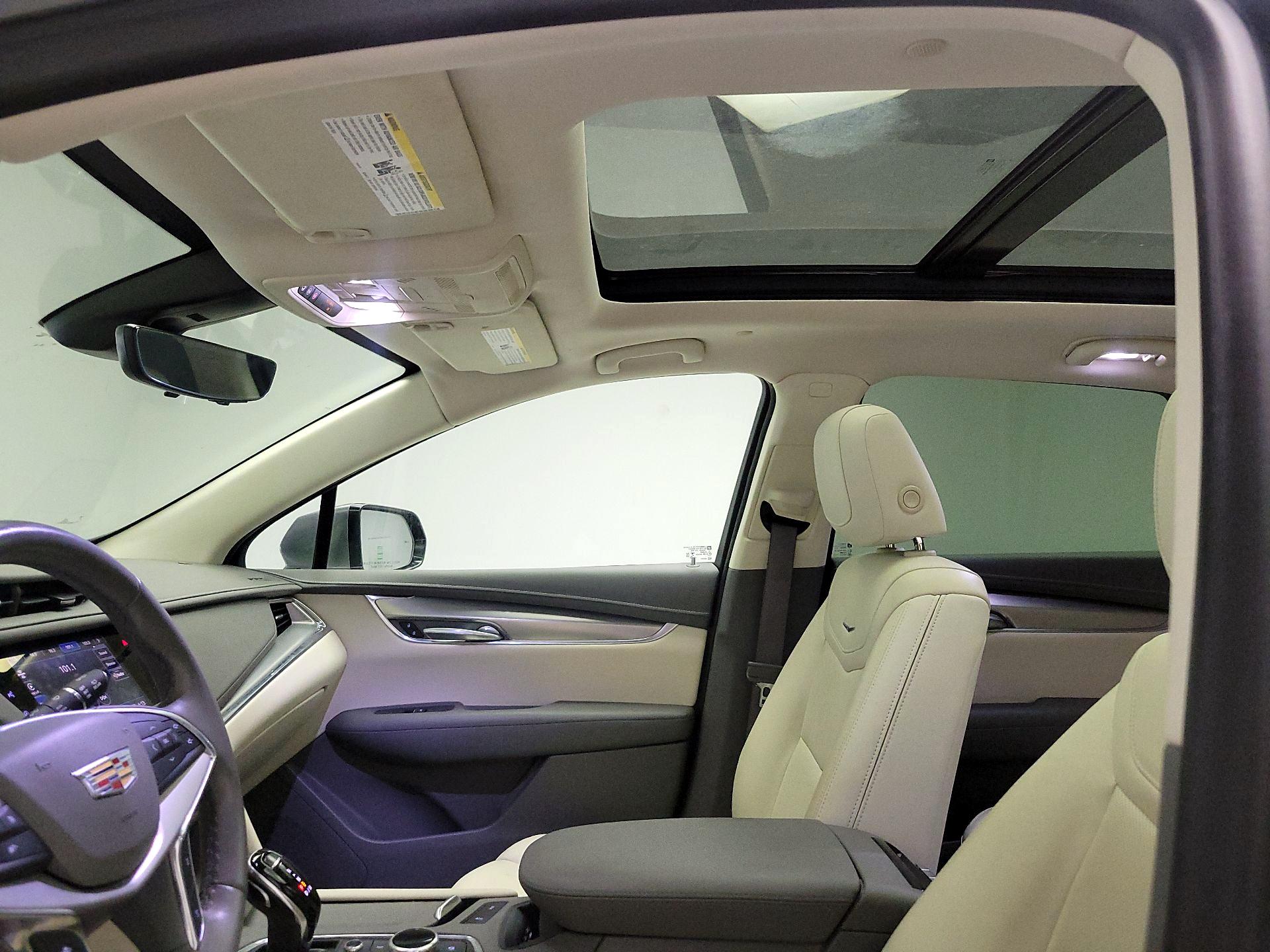 Thumbnail: 2021 Cadillac XT5 - 17