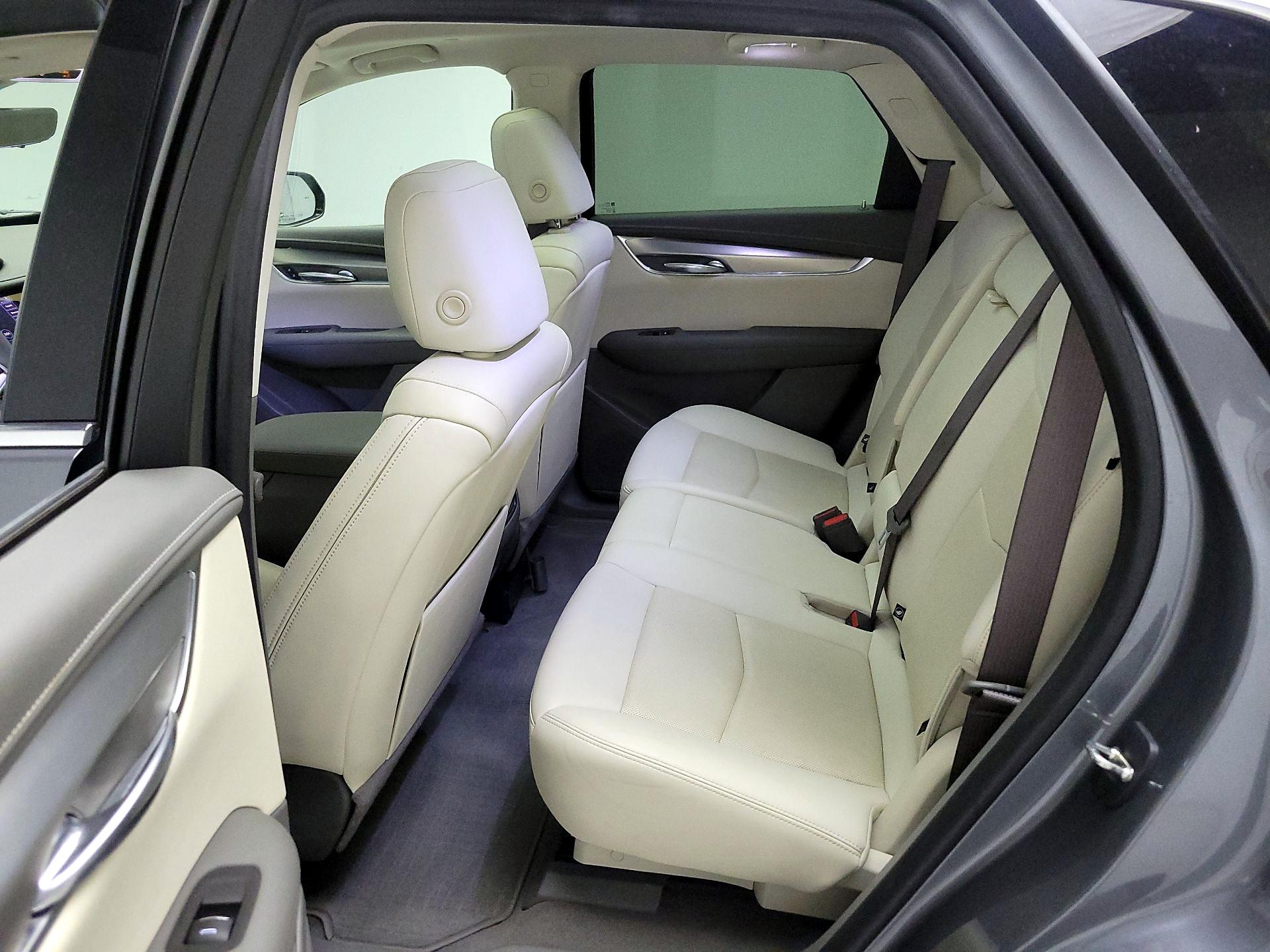 Thumbnail: 2021 Cadillac XT5 - 18