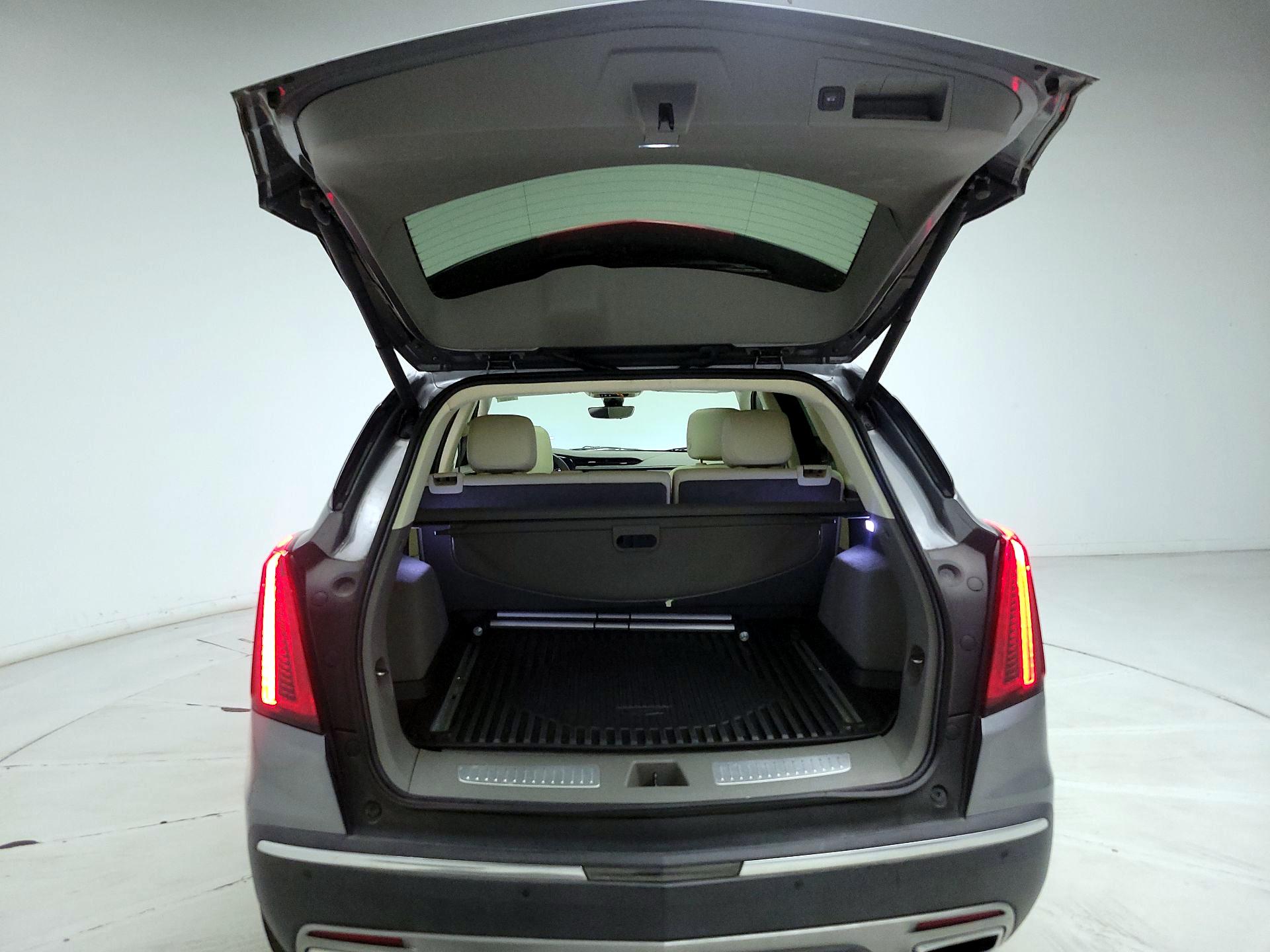 Thumbnail: 2021 Cadillac XT5 - 19