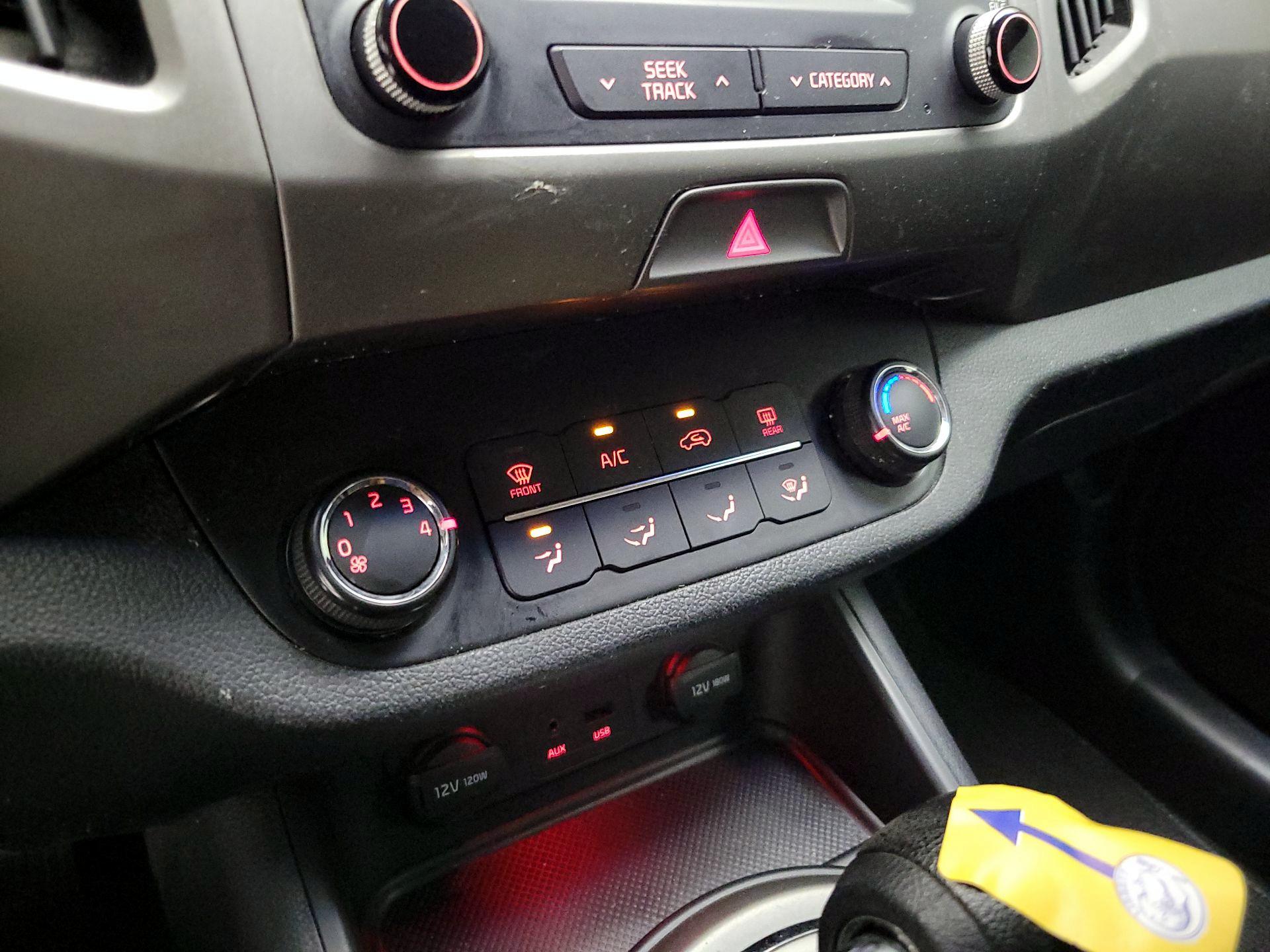Thumbnail: 2014 Kia Sportage - 16