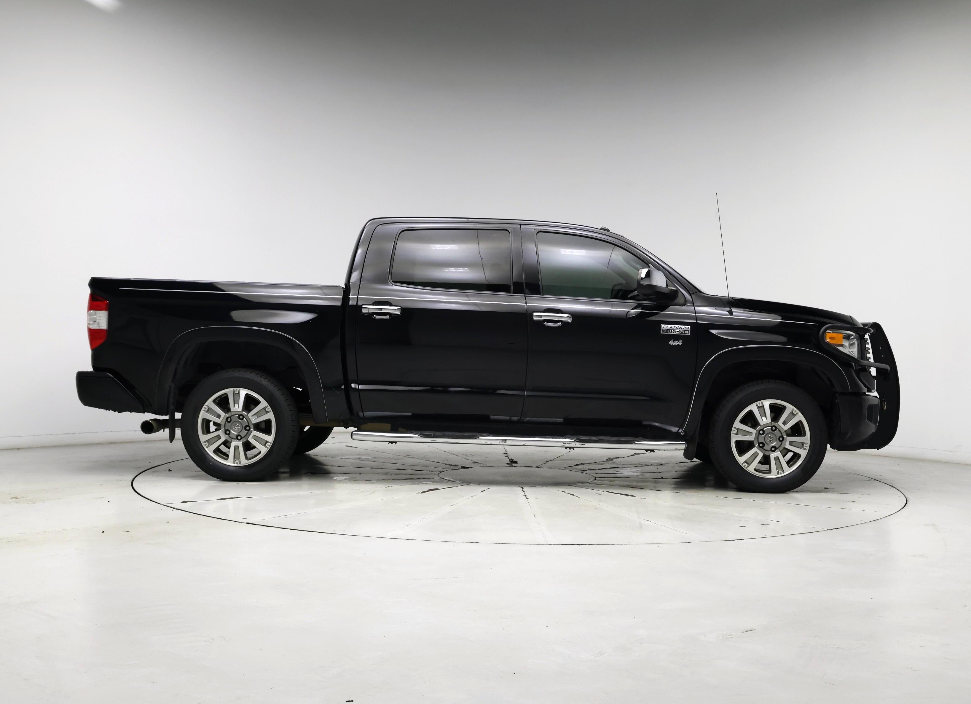 Thumbnail: 2017 Toyota Tundra - 7