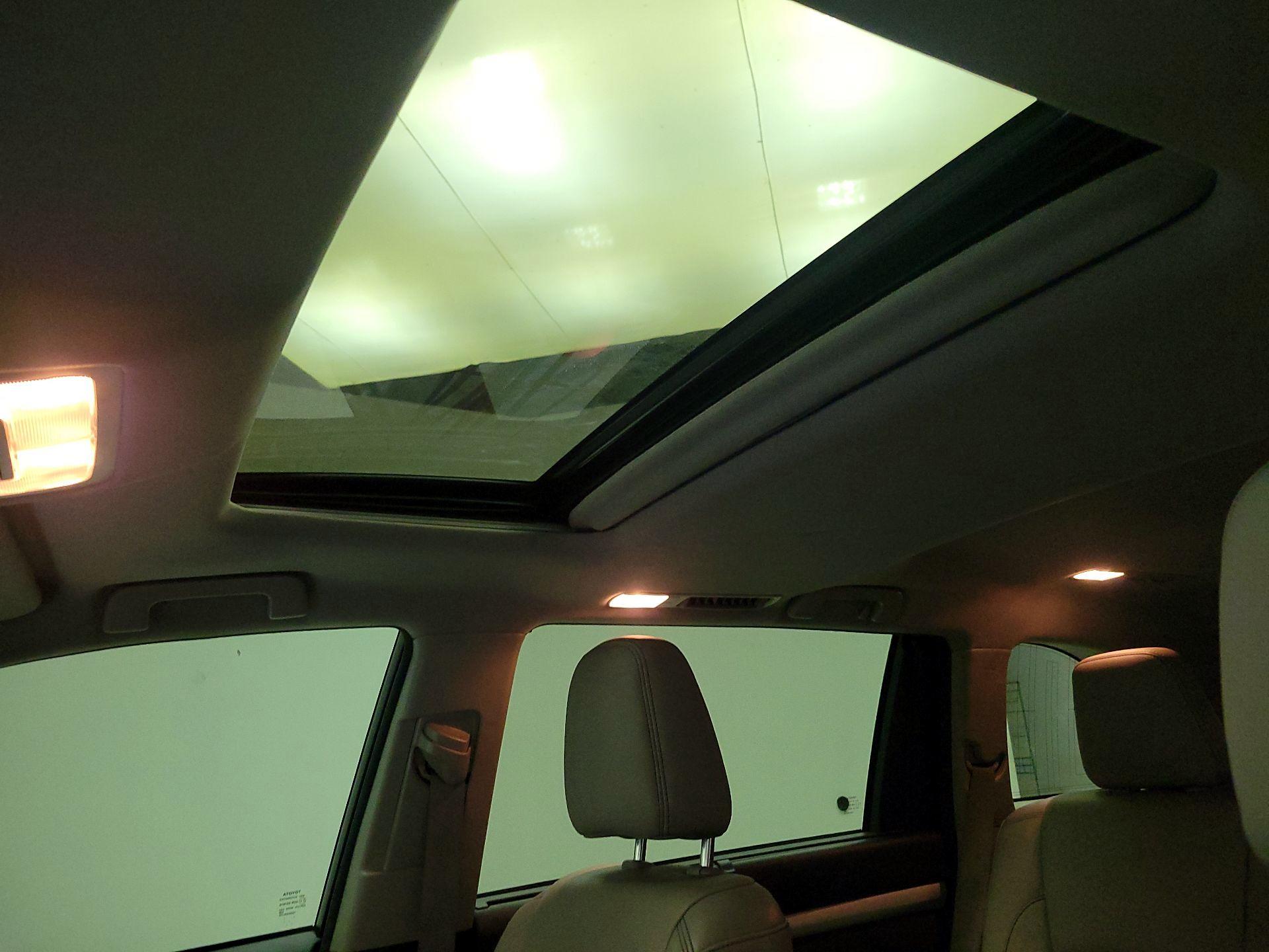 Thumbnail: 2015 Toyota Highlander - 19