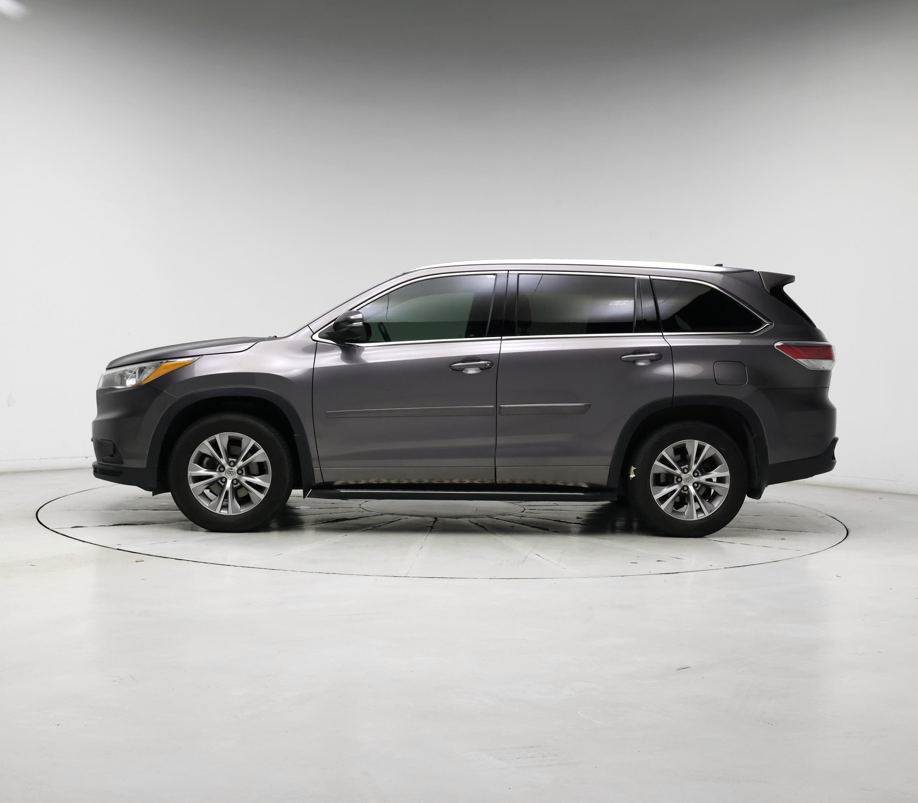 Thumbnail: 2015 Toyota Highlander - 3