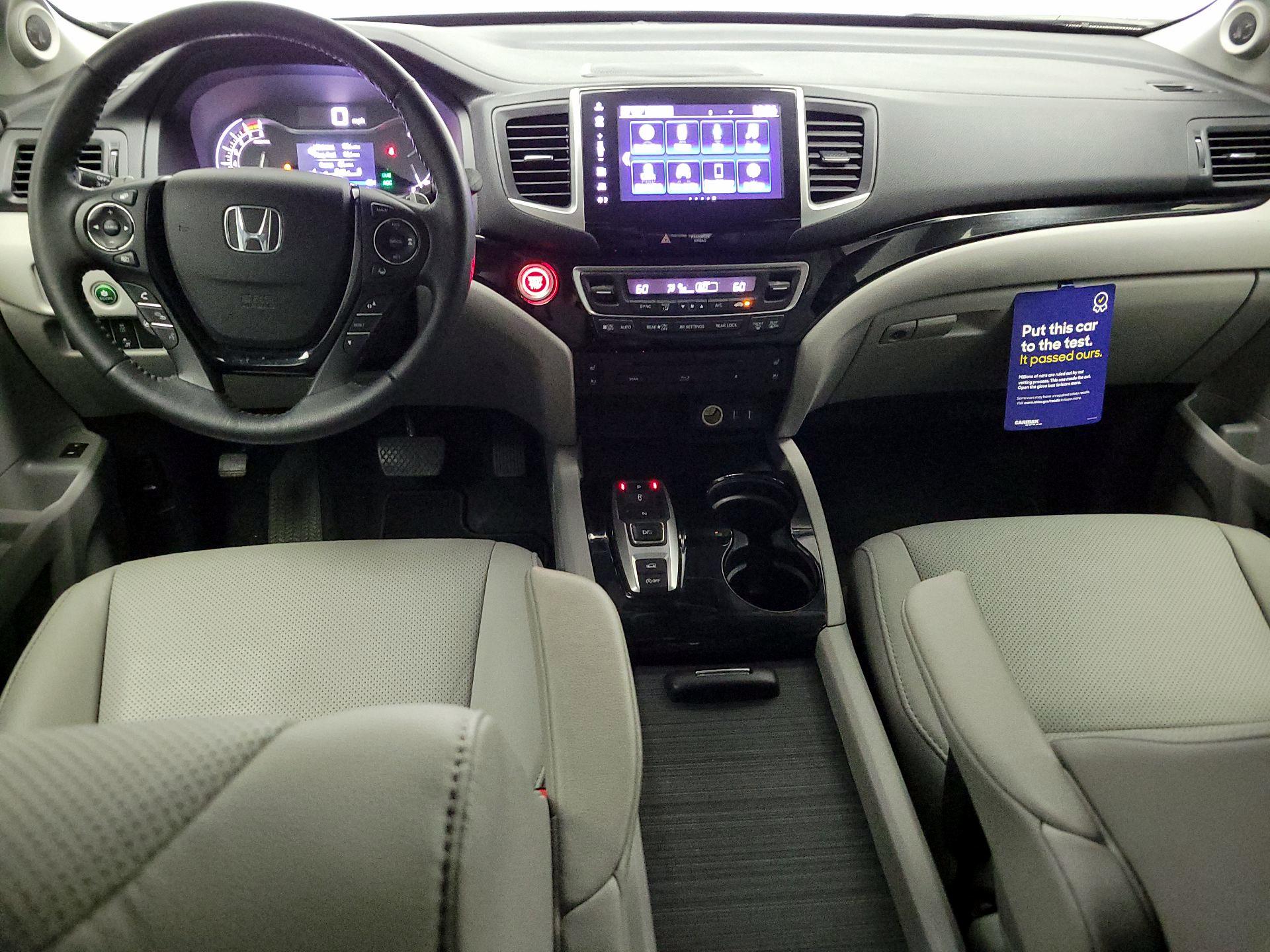 Thumbnail: 2017 Honda Pilot - 9
