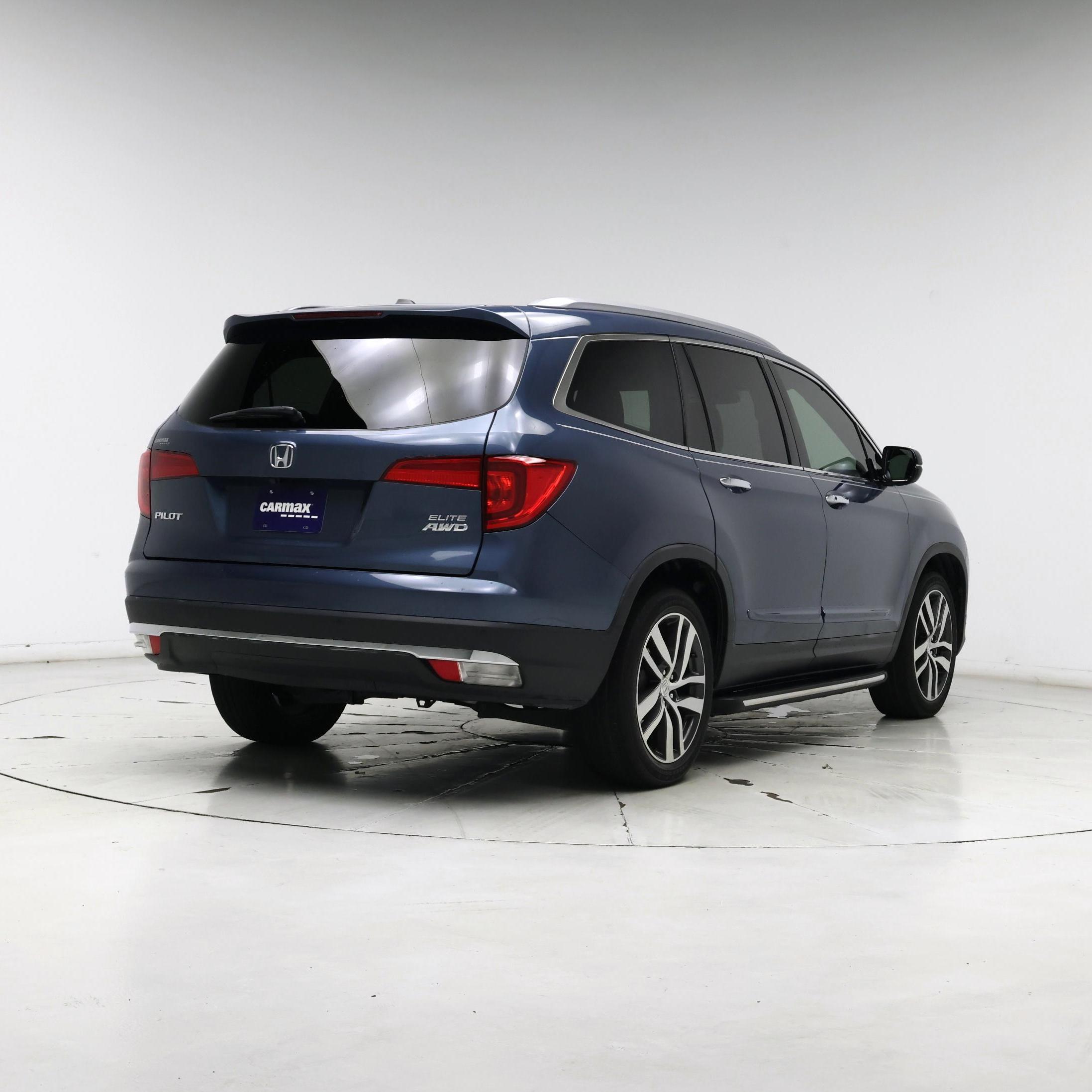 Thumbnail: 2017 Honda Pilot - 8