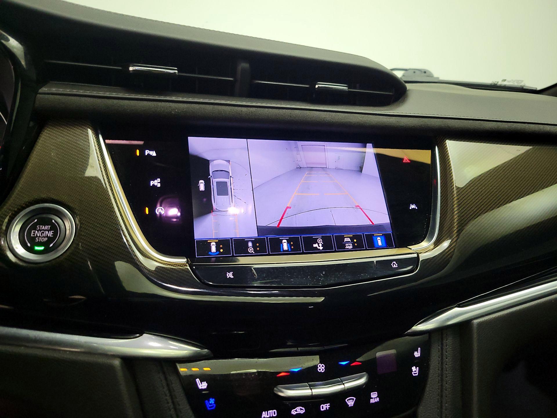 Thumbnail: 2022 Cadillac XT6 - 15