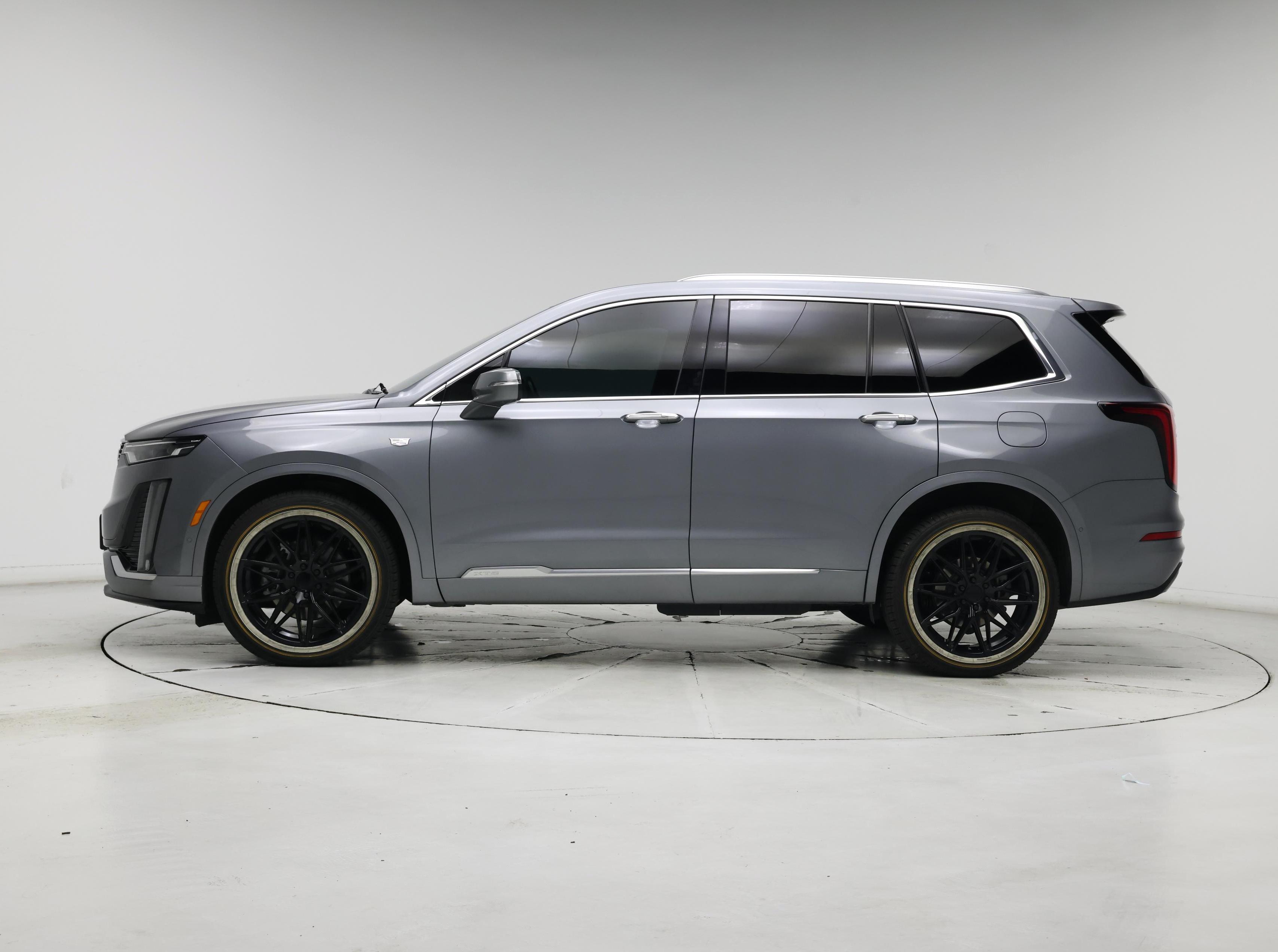 Thumbnail: 2022 Cadillac XT6 - 3