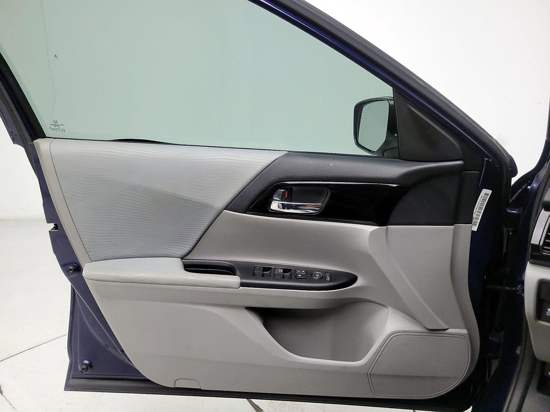 Thumbnail: 2016 Honda Accord - 12