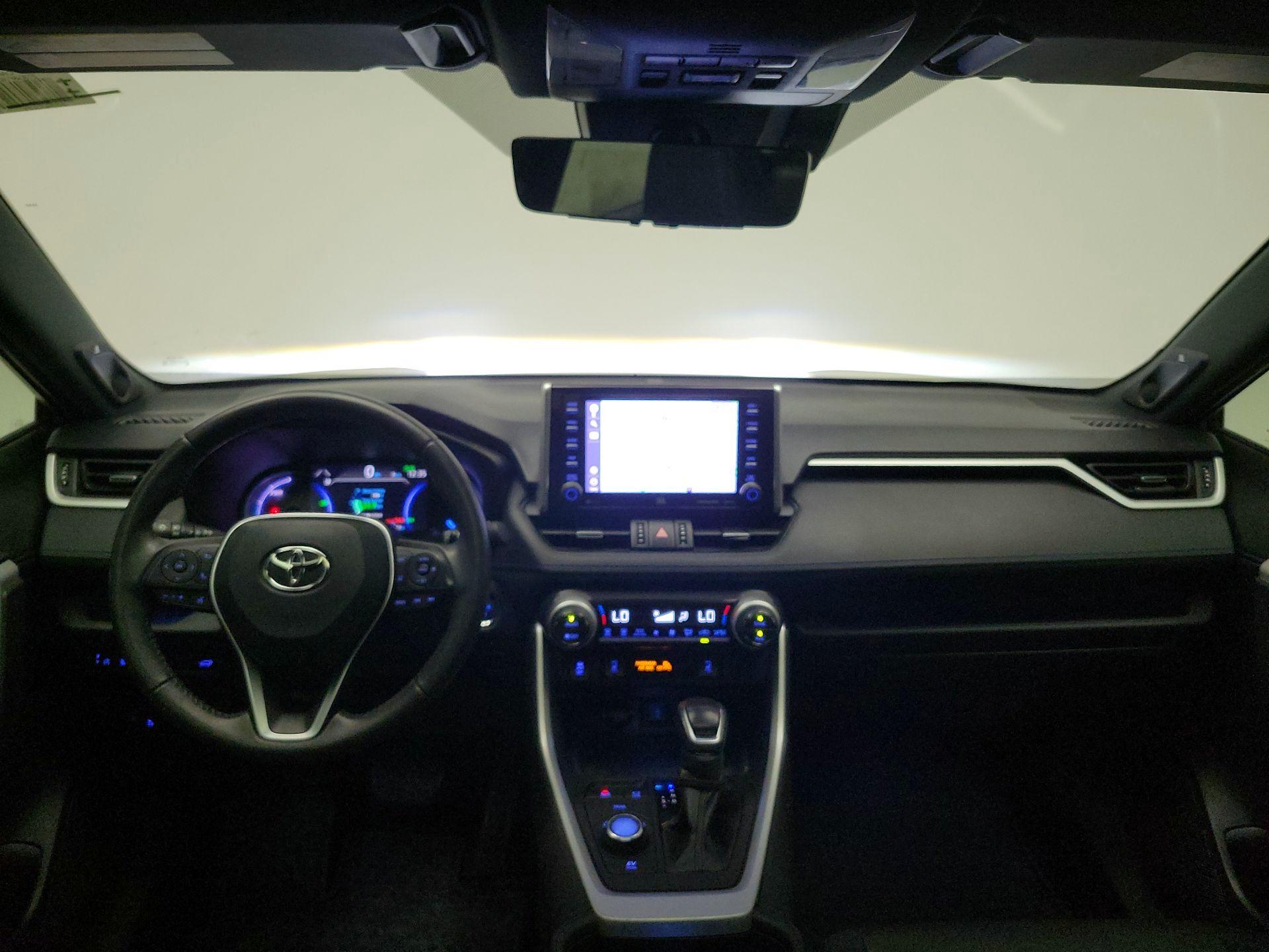 Thumbnail: 2020 Toyota RAV4 - 9
