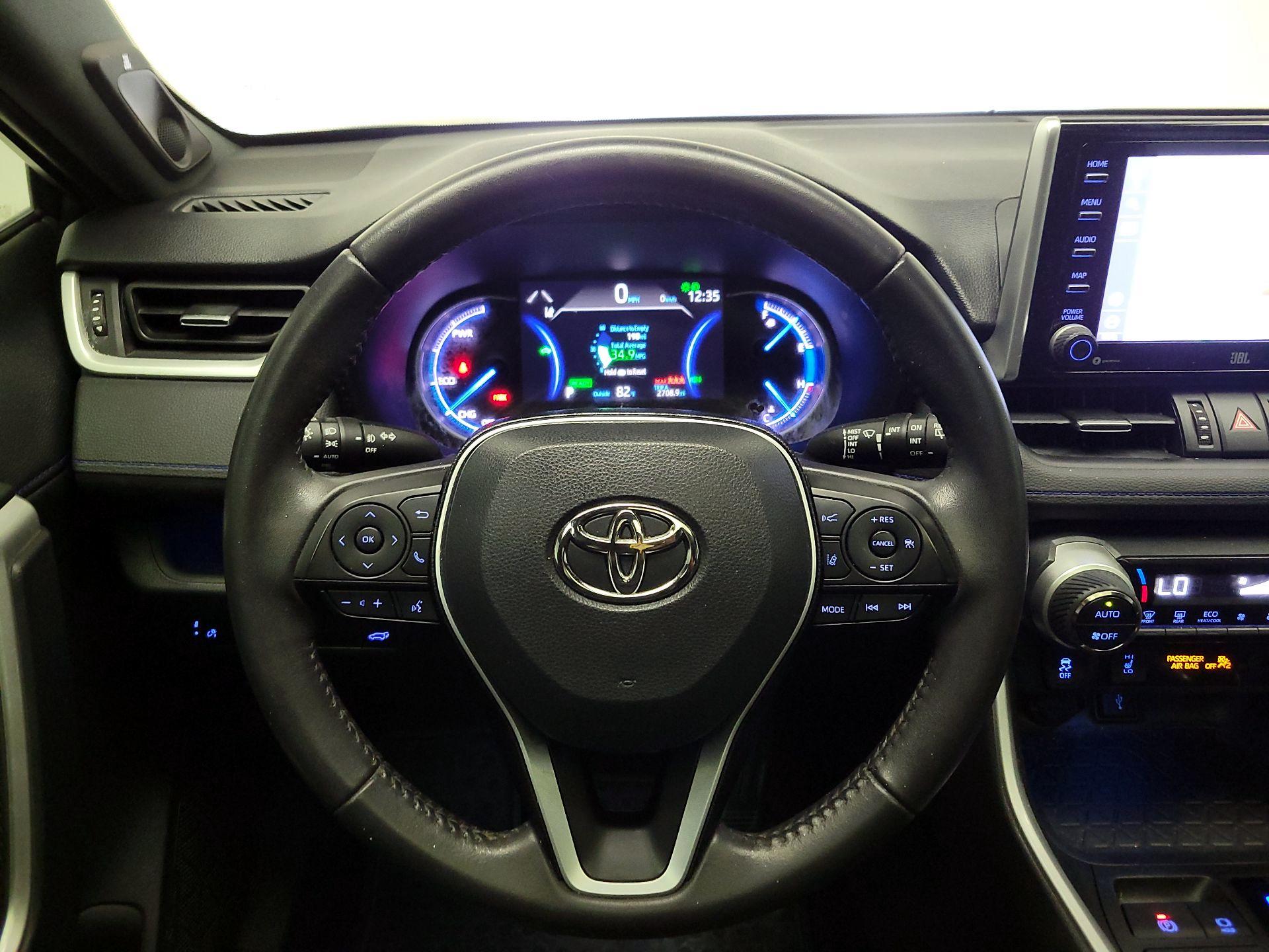 Thumbnail: 2020 Toyota RAV4 - 10