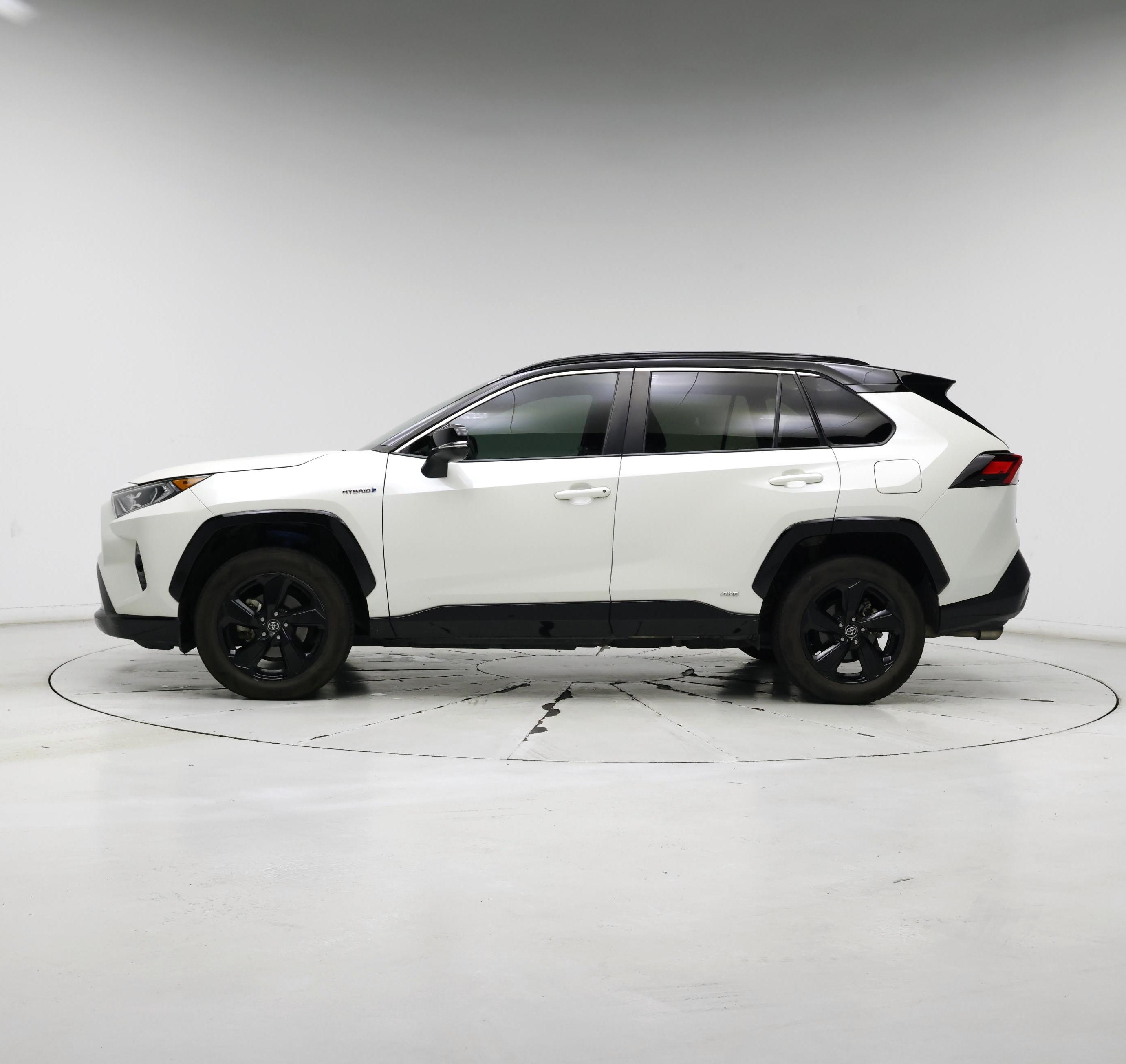 Thumbnail: 2020 Toyota RAV4 - 3