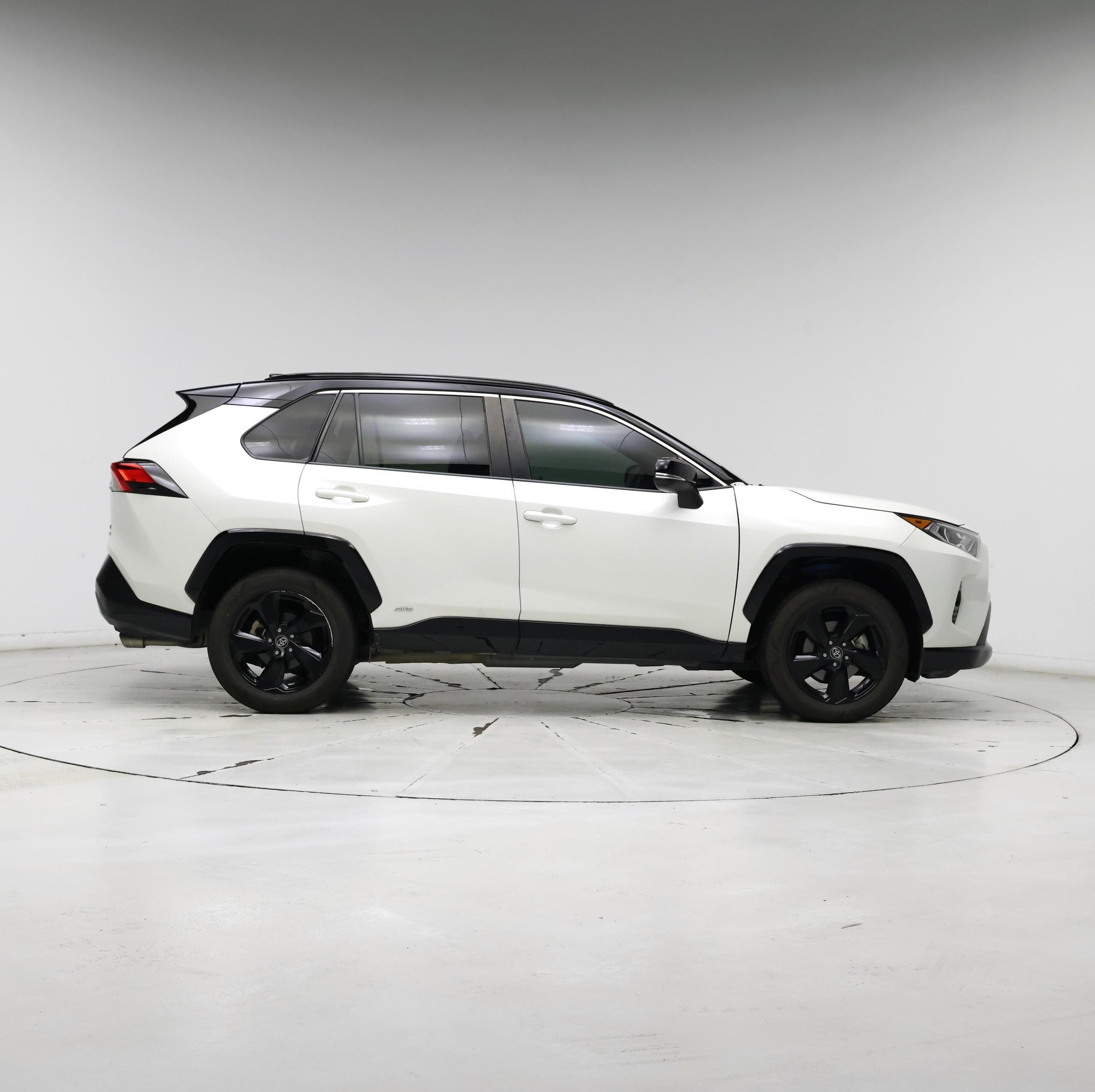 Thumbnail: 2020 Toyota RAV4 - 7