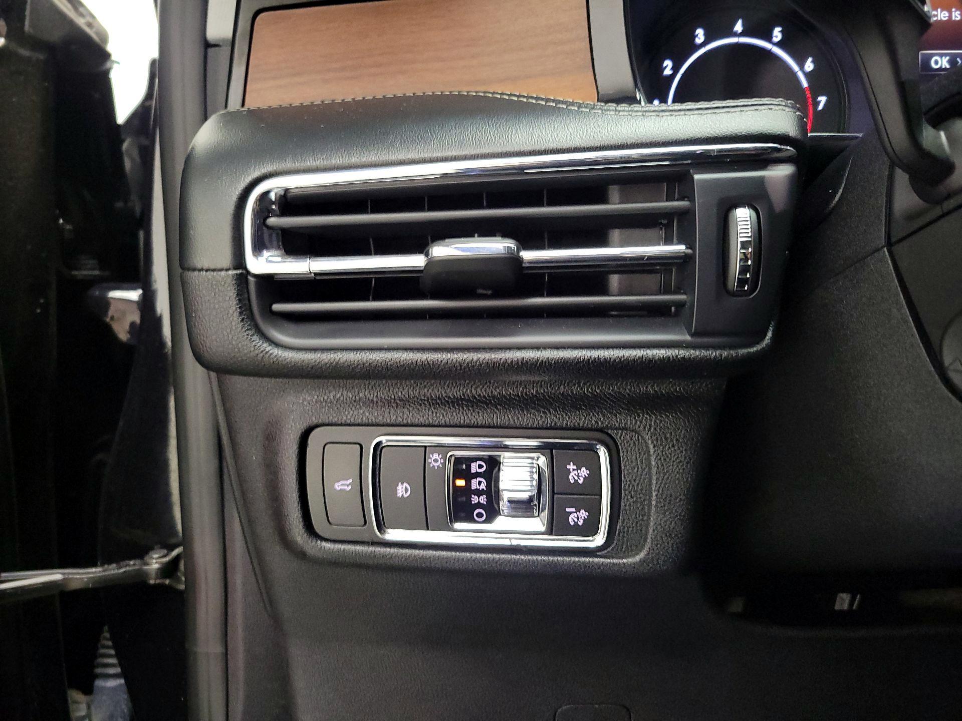 Thumbnail: 2020 Lincoln Corsair - 13