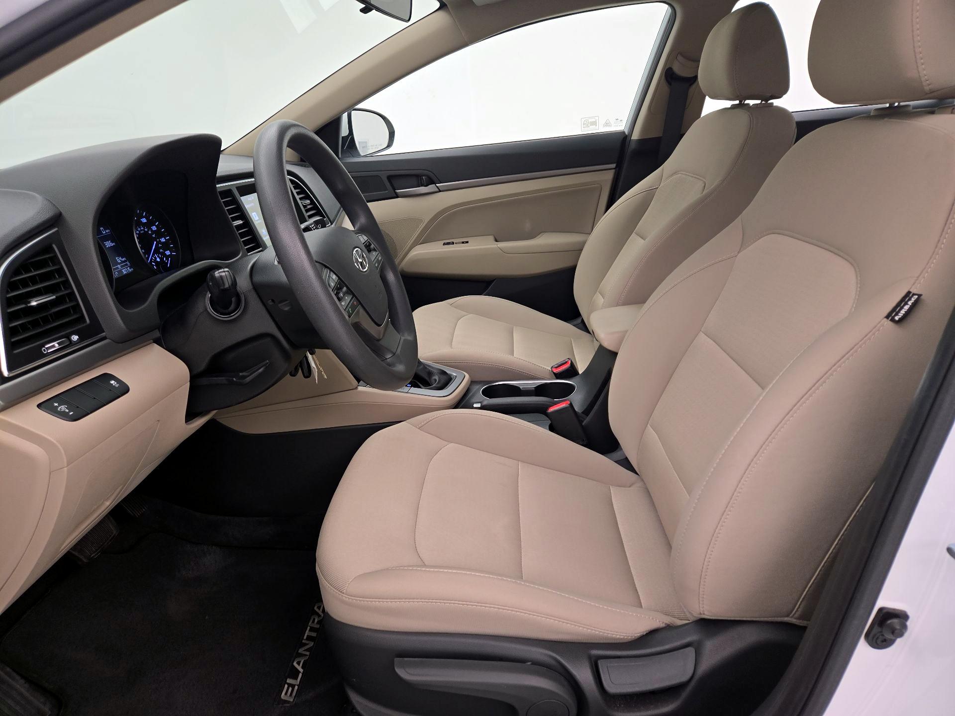 Thumbnail: 2017 Hyundai Elantra - 11