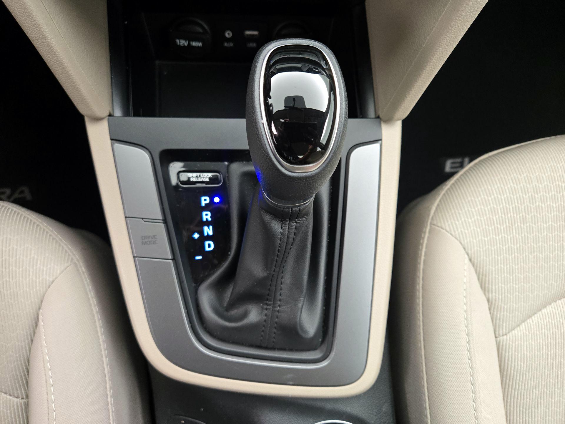 Thumbnail: 2017 Hyundai Elantra - 17