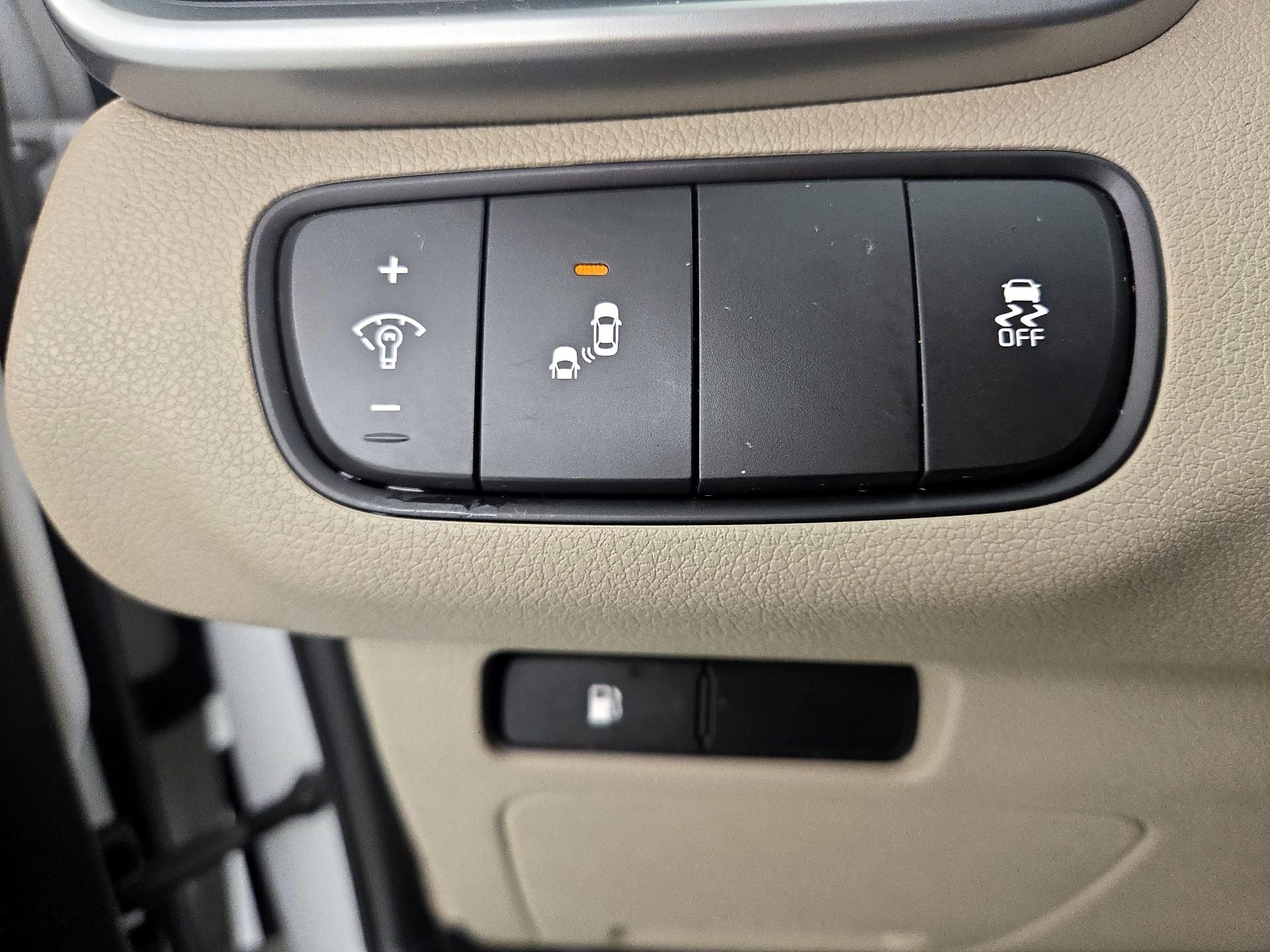 Thumbnail: 2019 Kia Sorento - 13