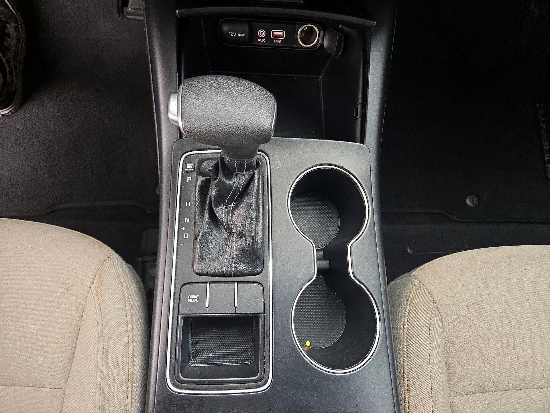 Thumbnail: 2019 Kia Sorento - 17