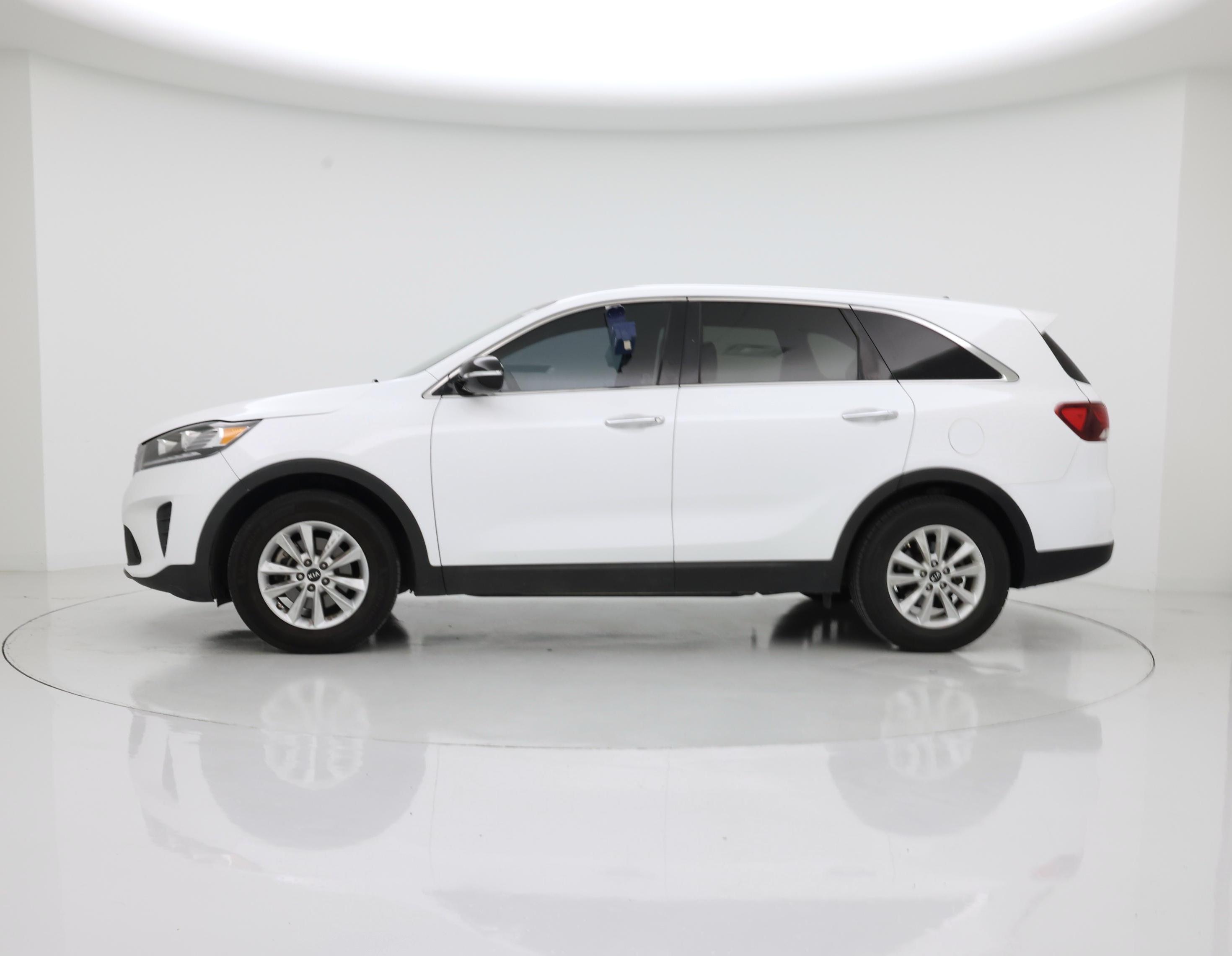 Thumbnail: 2019 Kia Sorento - 3