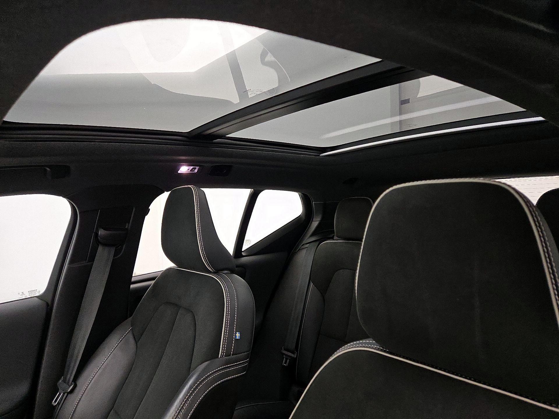 Thumbnail: 2022 Volvo XC40 - 18