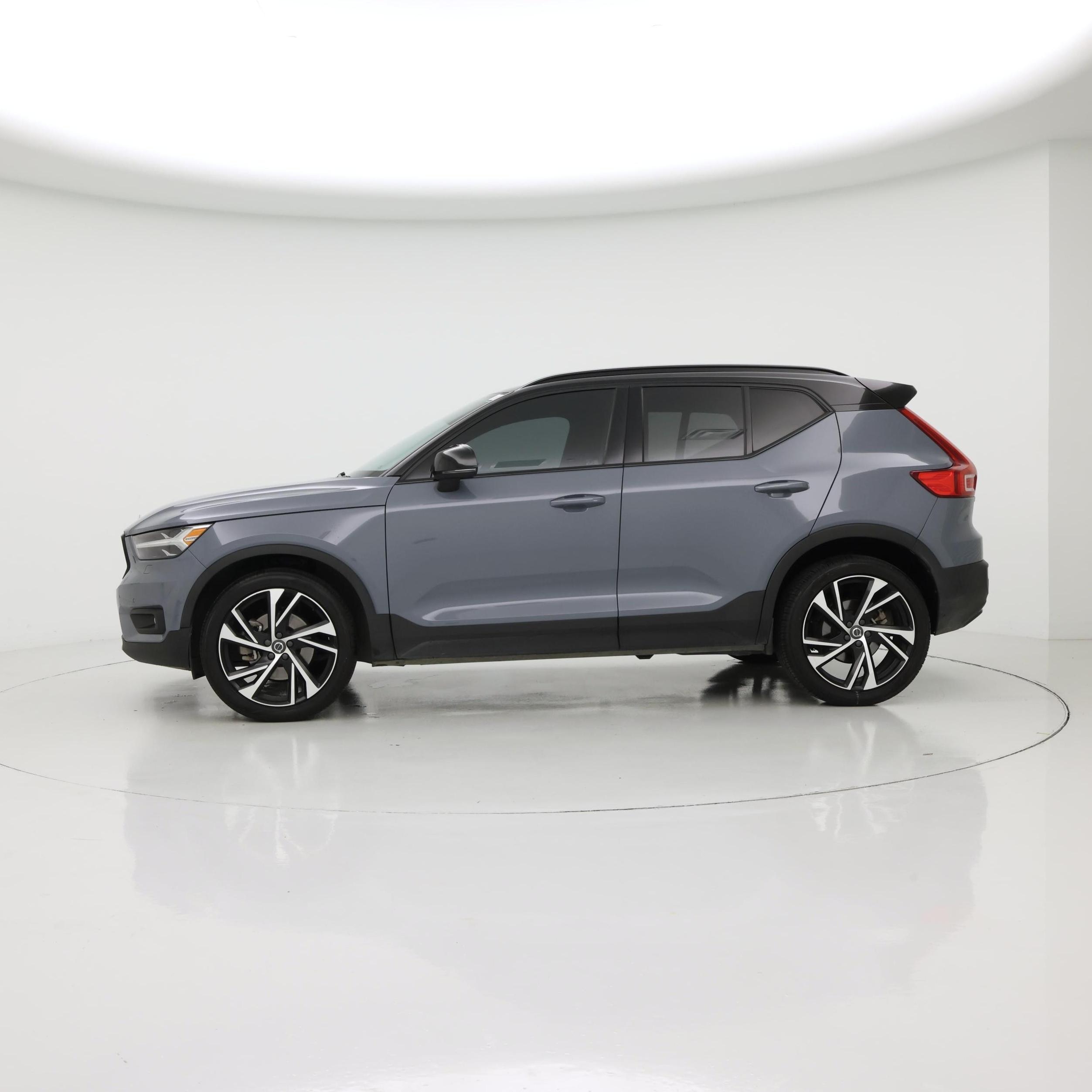 Thumbnail: 2022 Volvo XC40 - 3