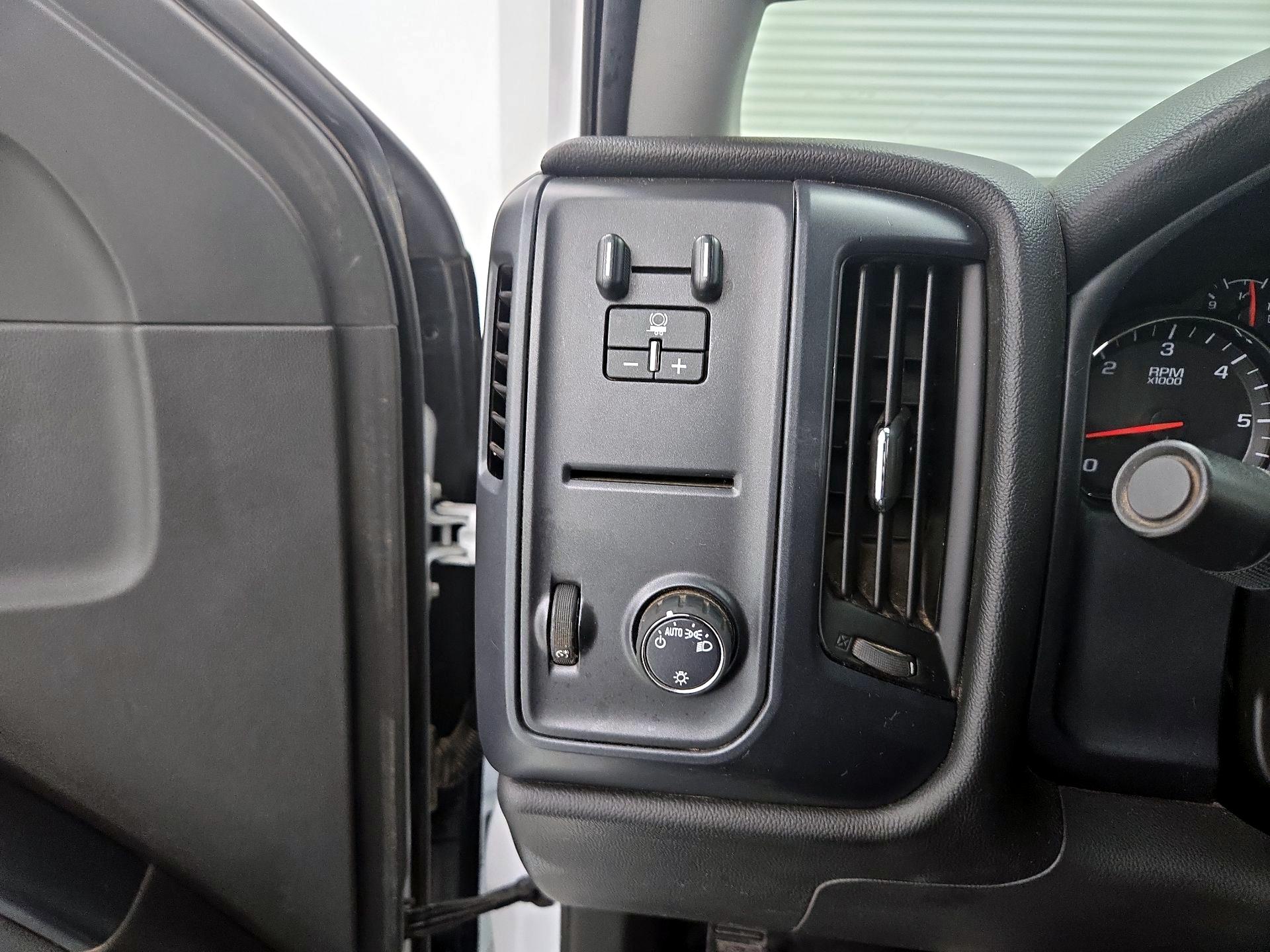 Thumbnail: 2017 Chevrolet Silverado 2500 - 13